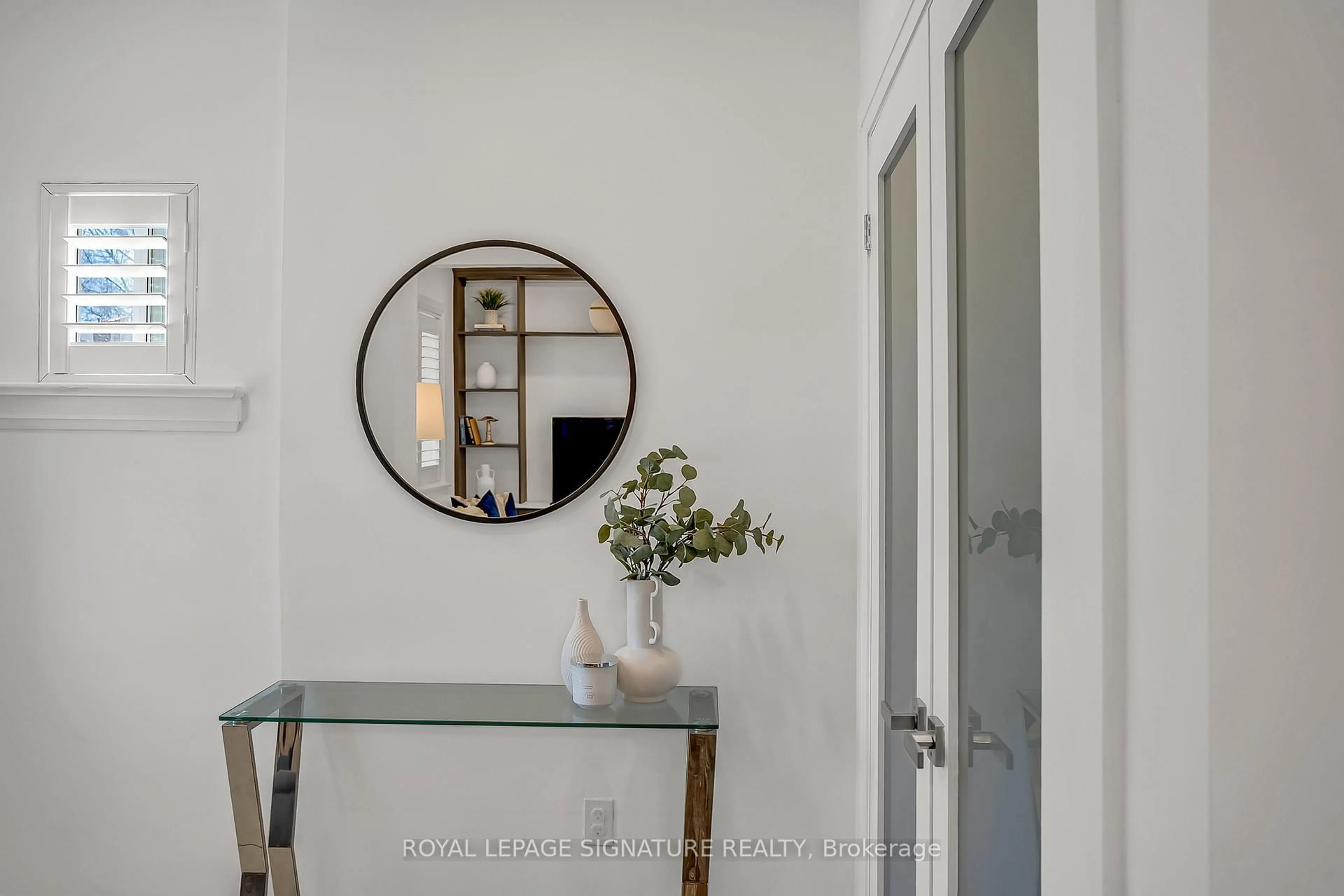 Indoor entryway for 70 Clovelly Ave, Toronto Ontario M6C 1Y3