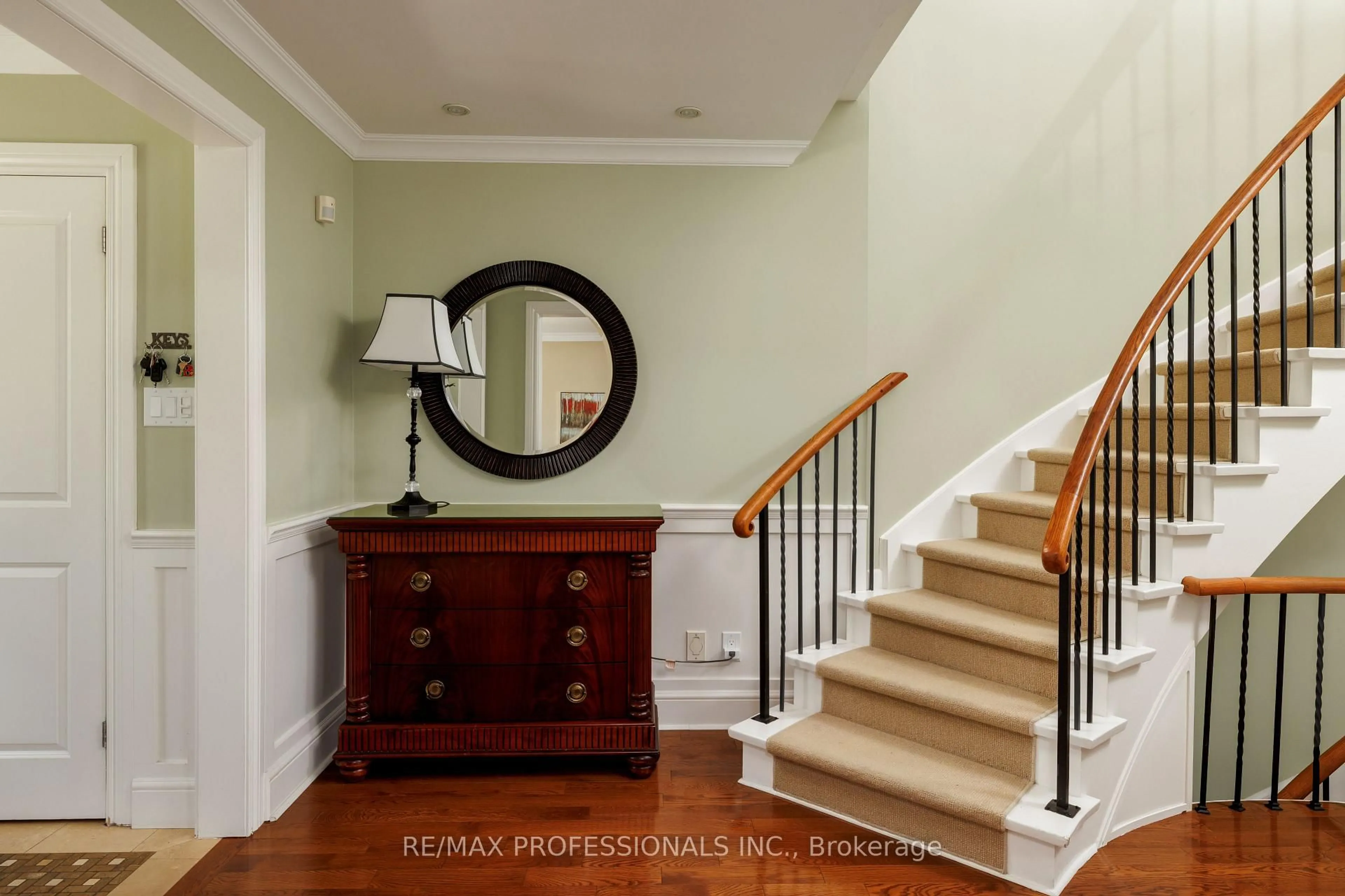 Indoor entryway for 171 Brahms Ave, Toronto Ontario M2H 1H9