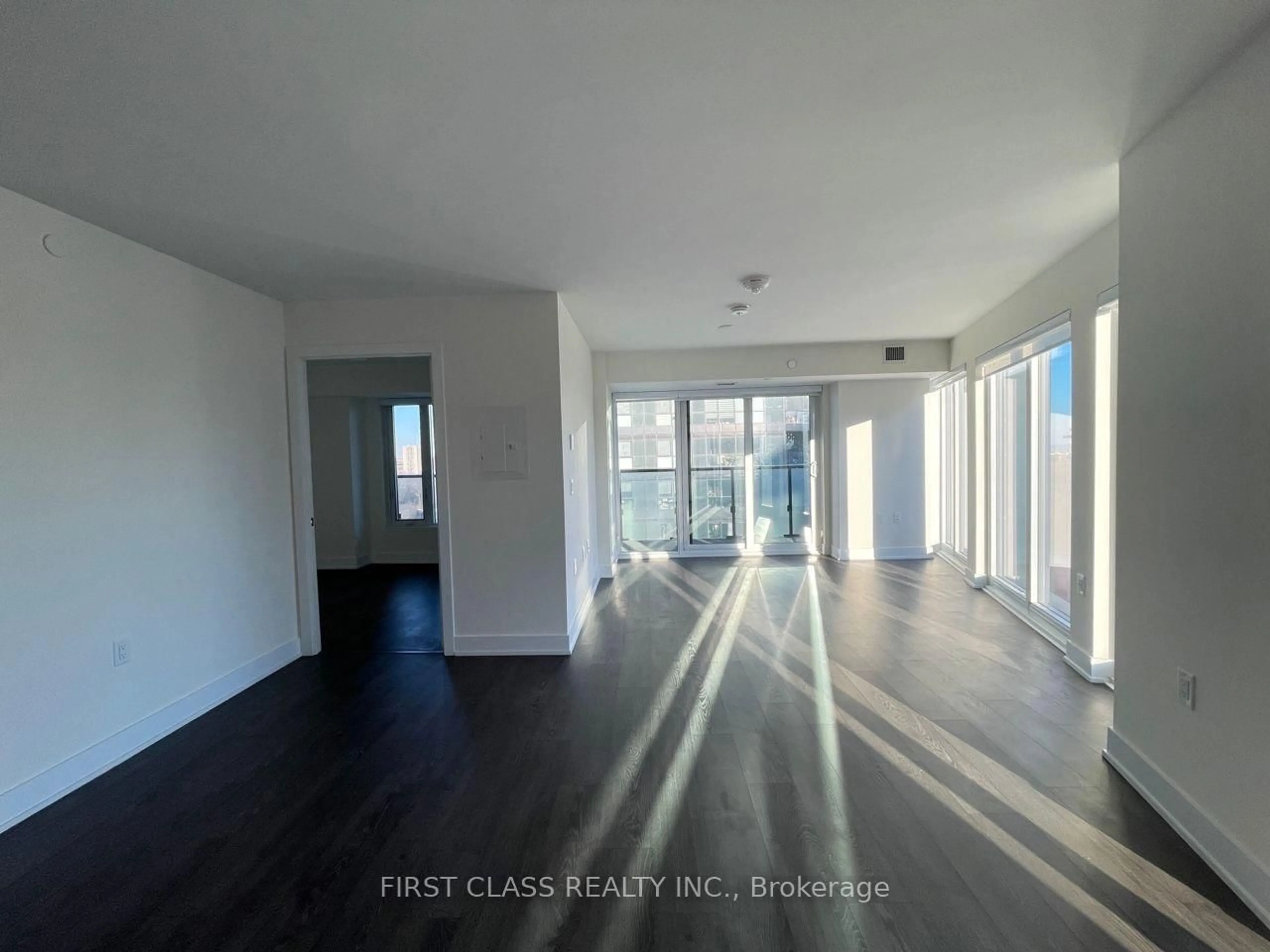 A pic of a room for 575 Bloor St #1307, Toronto Ontario M4W 0B2