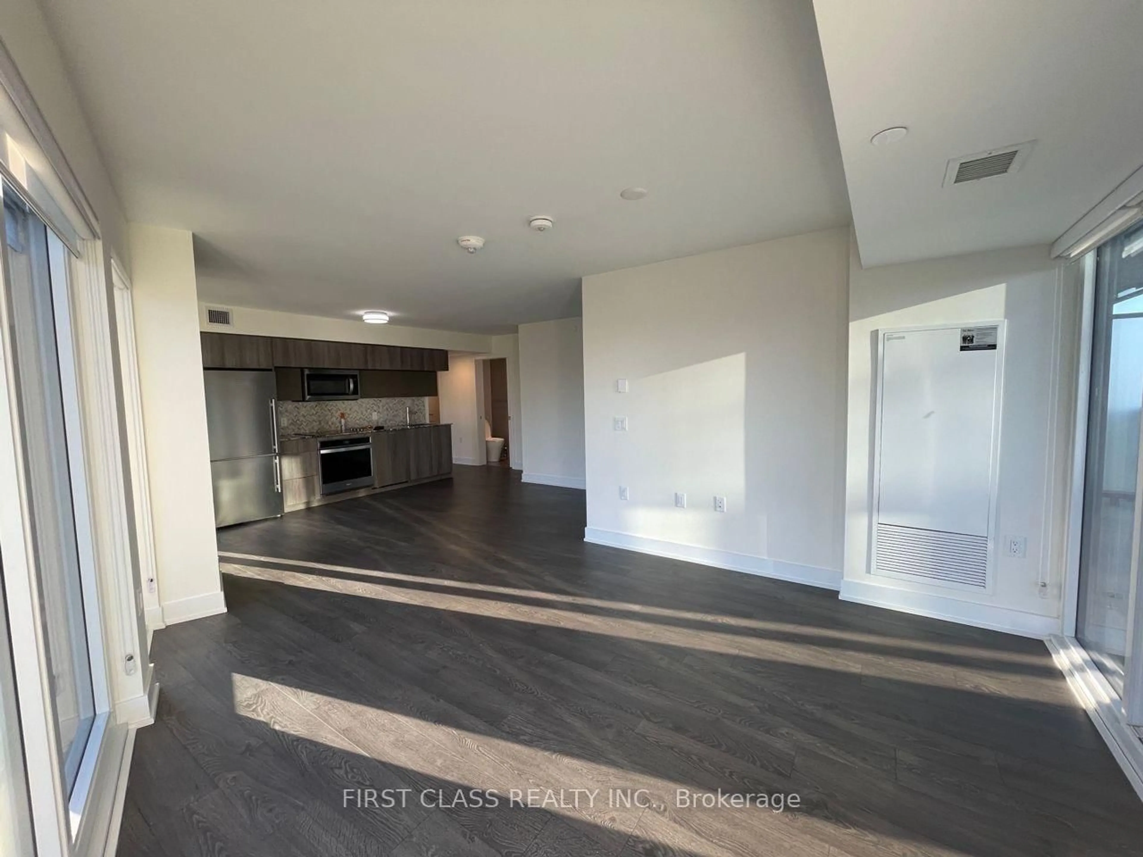 A pic of a room for 575 Bloor St #1307, Toronto Ontario M4W 0B2