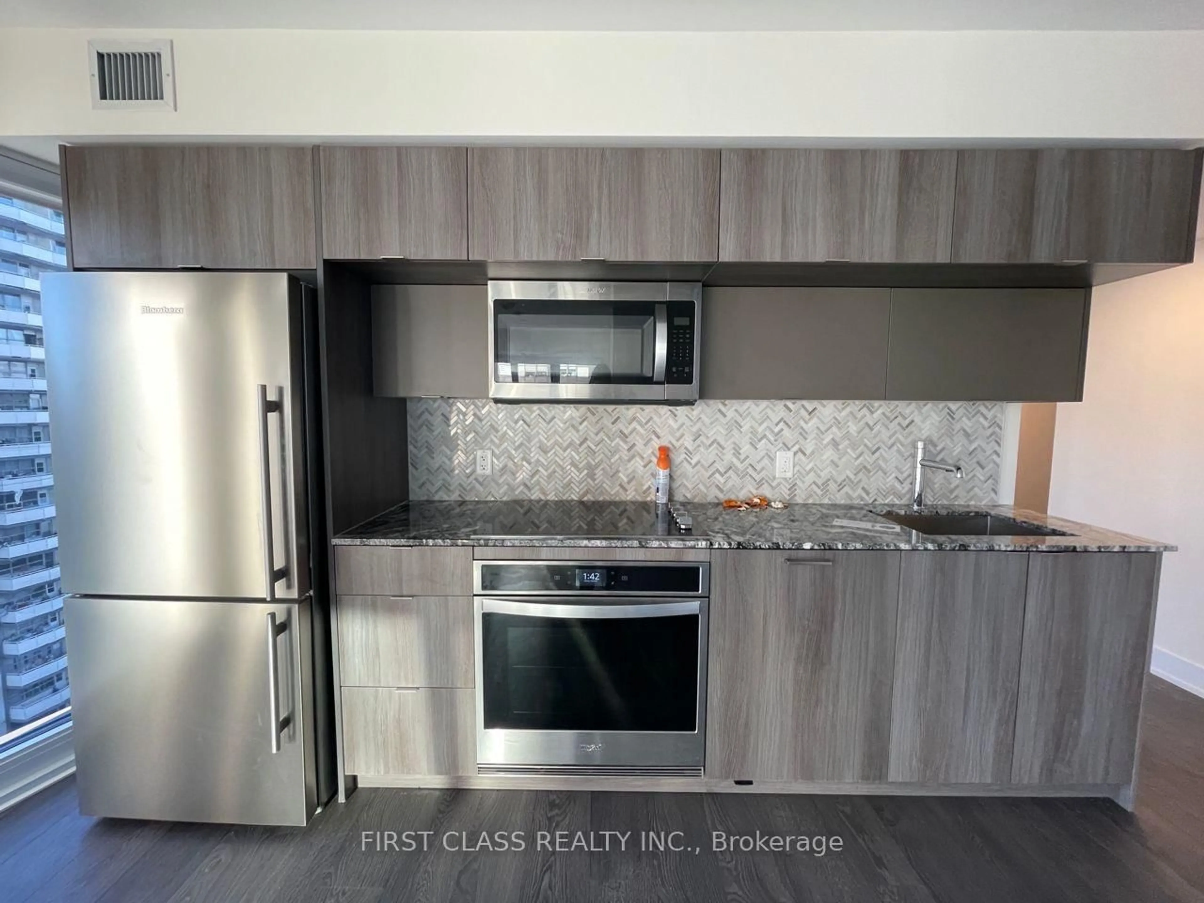 Standard kitchen, unknown for 575 Bloor St #1307, Toronto Ontario M4W 0B2