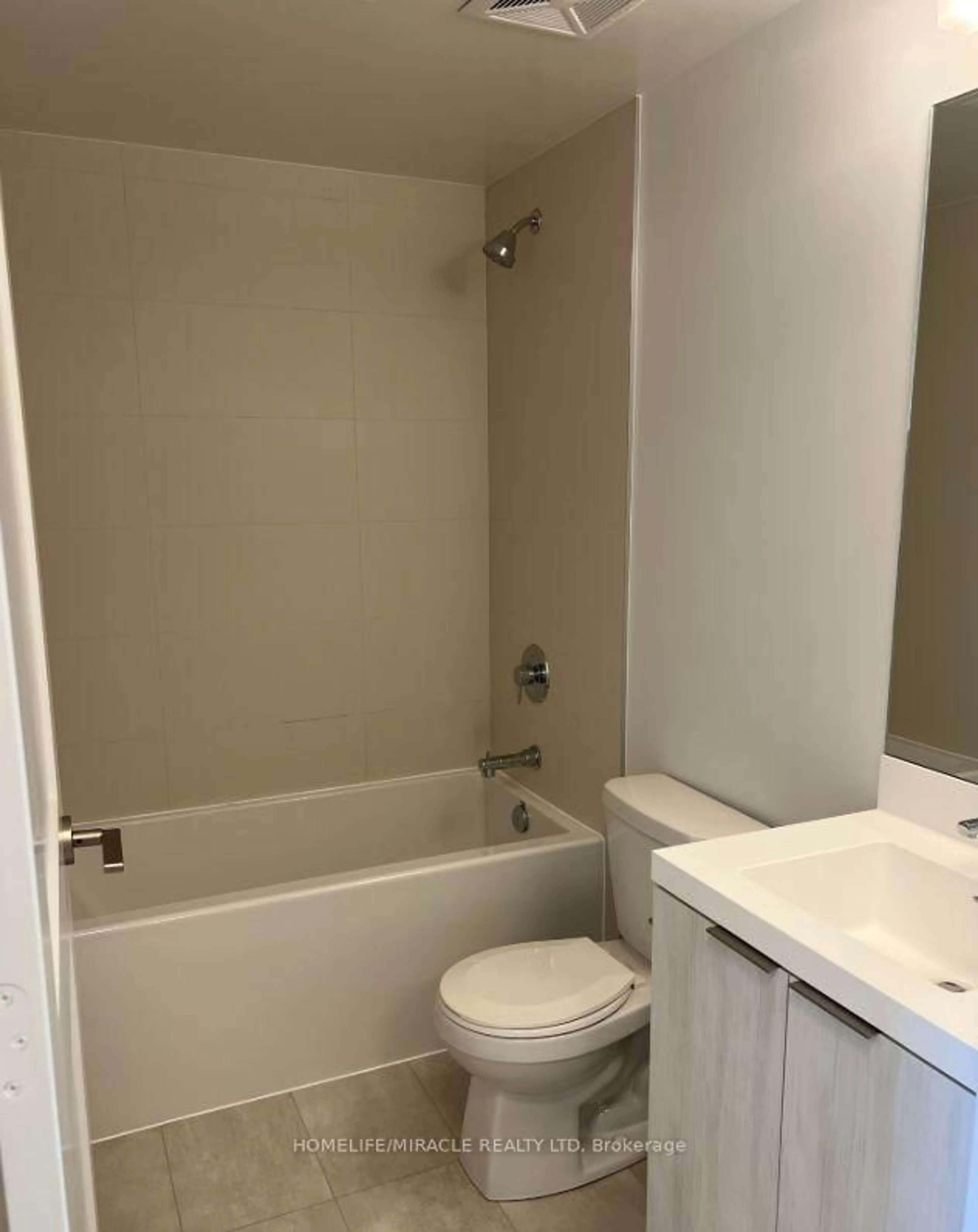 Standard bathroom, unknown for 8 Widmer St #3715, Toronto Ontario M5V 0W6