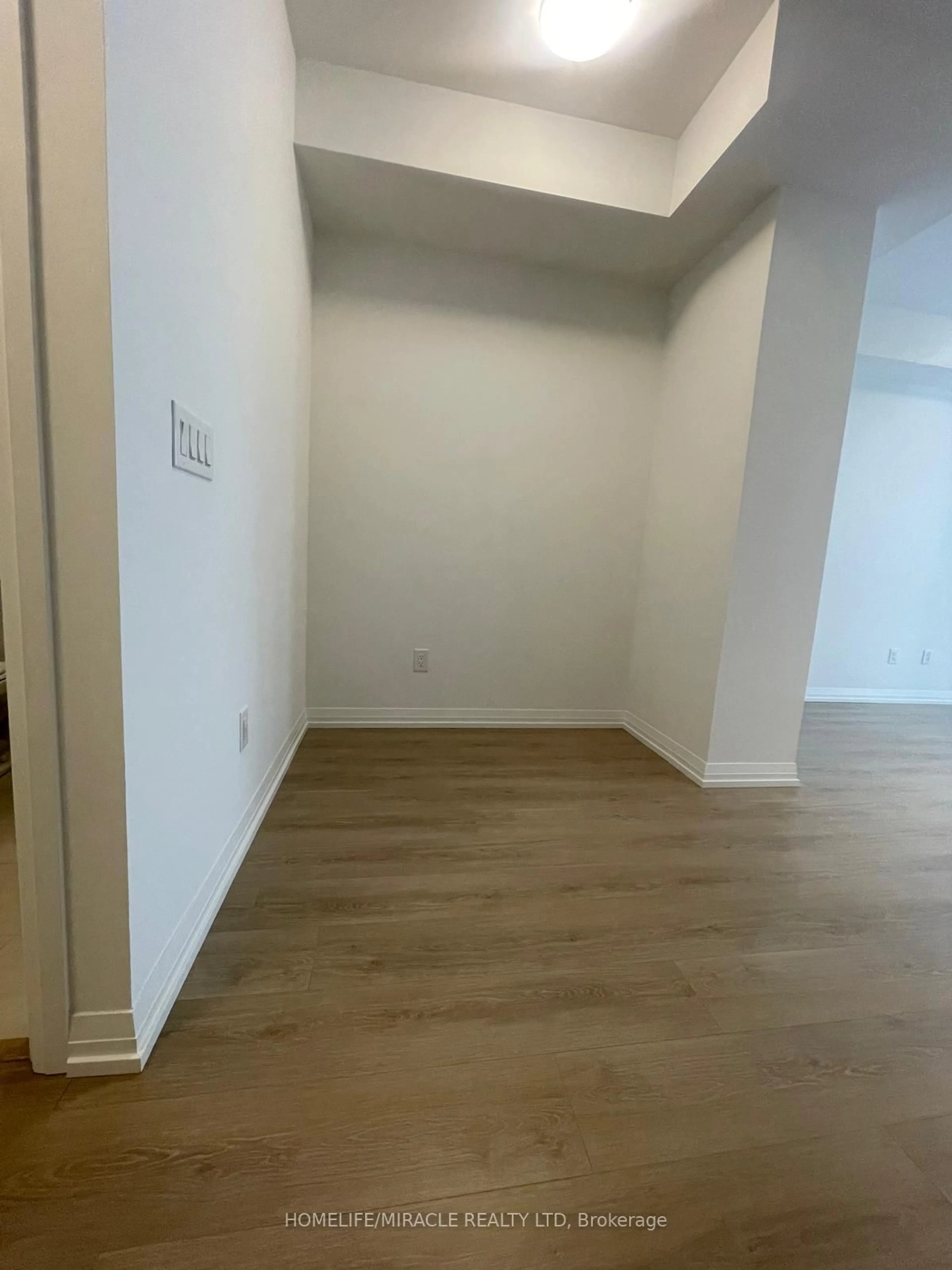 A pic of a room for 8 Widmer St #1110, Toronto Ontario M5V 0W6