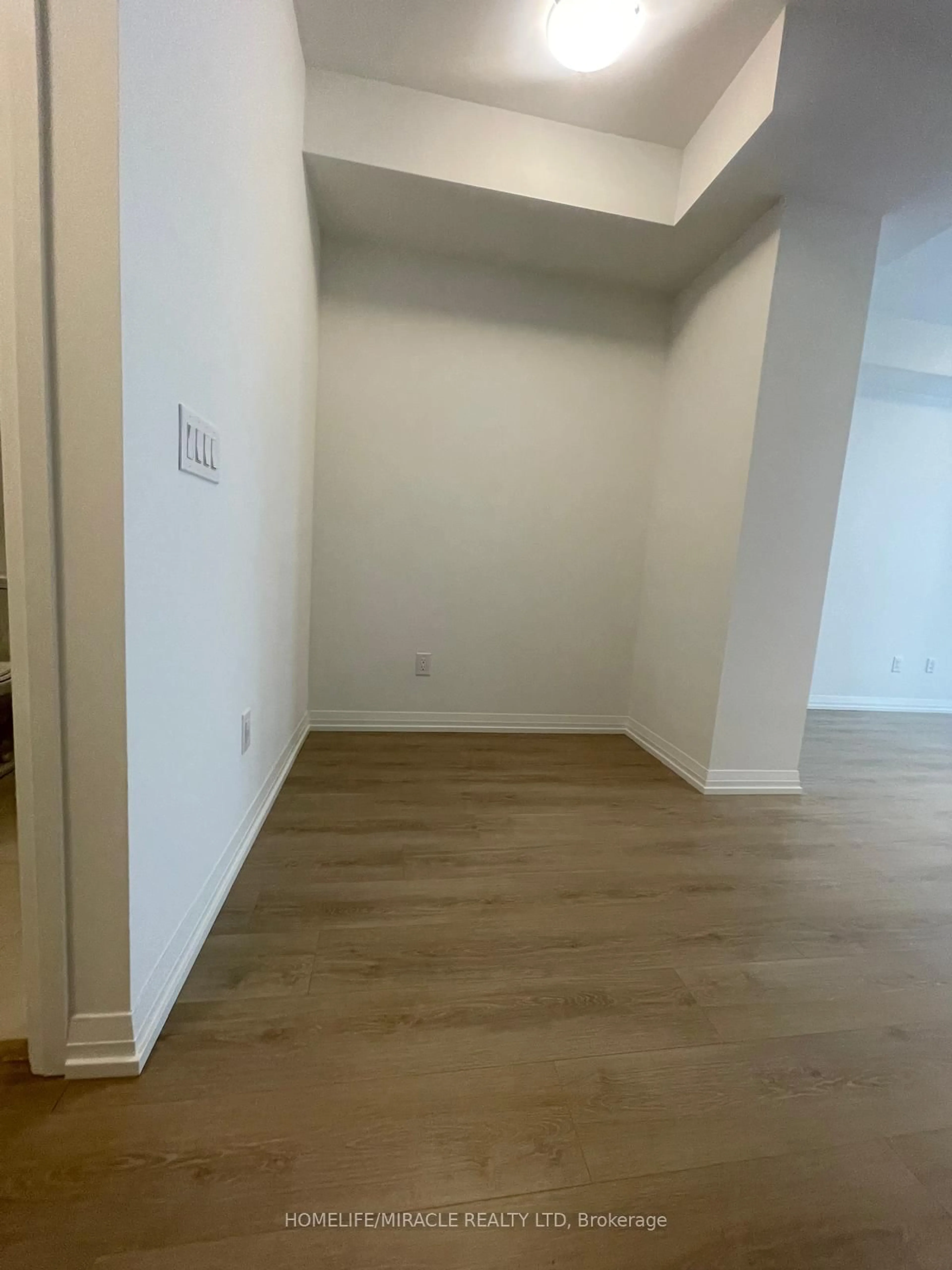 A pic of a room for 8 Widmer St #1110, Toronto Ontario M5V 0W6