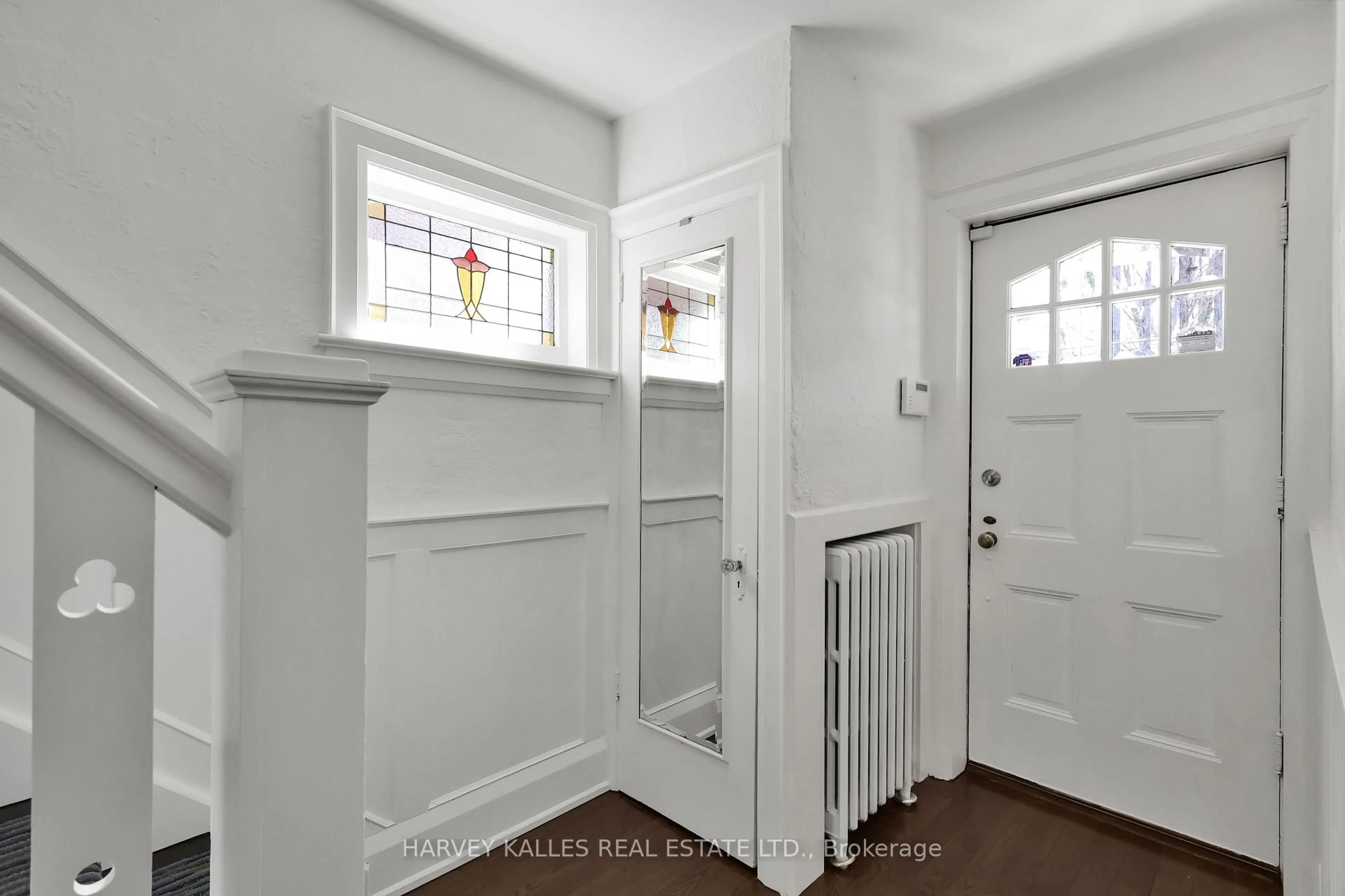 Indoor entryway for 30 Braeside Rd, Toronto Ontario M4N 1X7