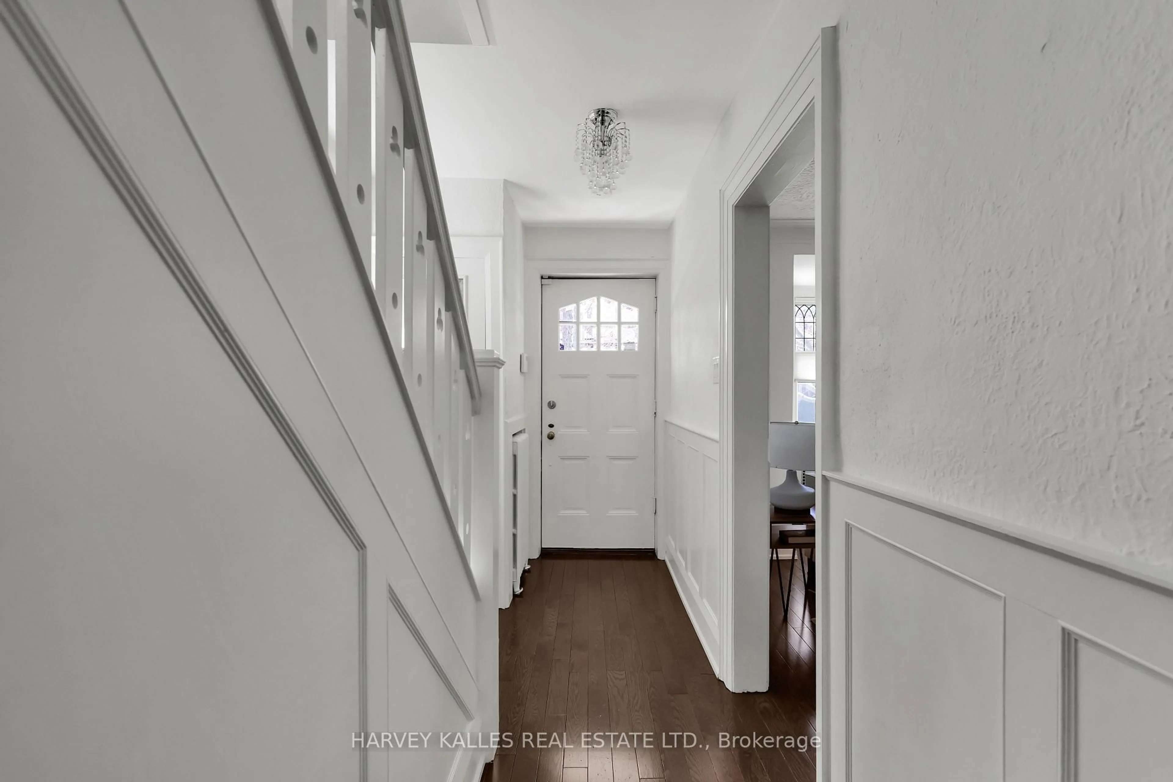 Indoor entryway for 30 Braeside Rd, Toronto Ontario M4N 1X7