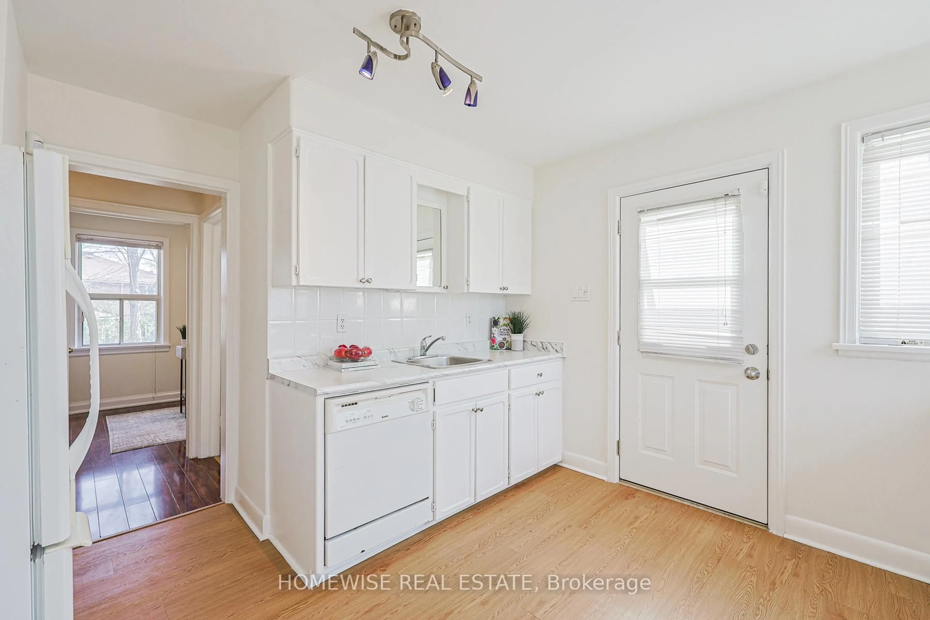 Standard kitchen, unknown for 159 Alfred Ave, Toronto Ontario M2N 3J3