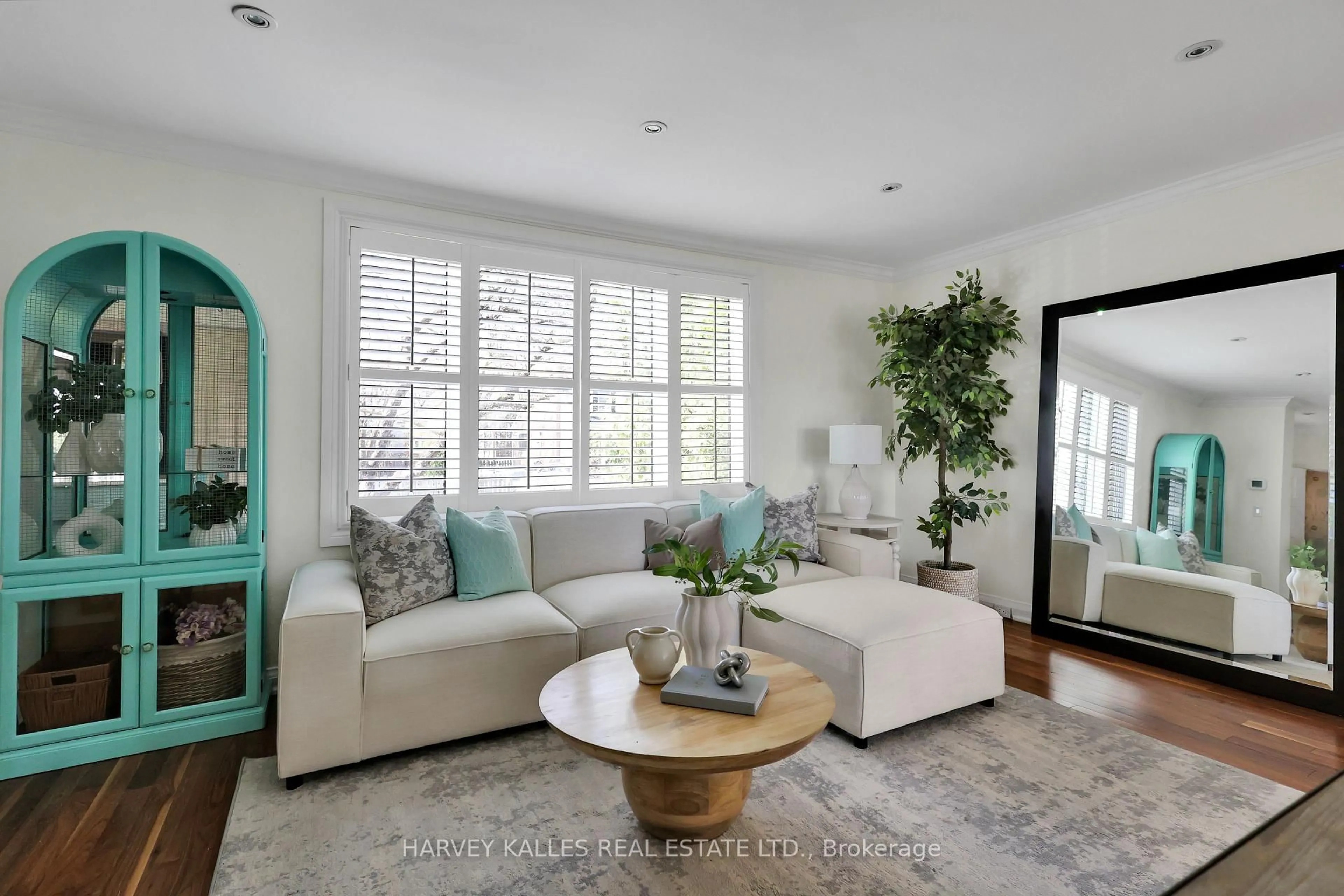 Living room with furniture, unknown for 5 Gwendolen Ave, Toronto Ontario M2N 1A1