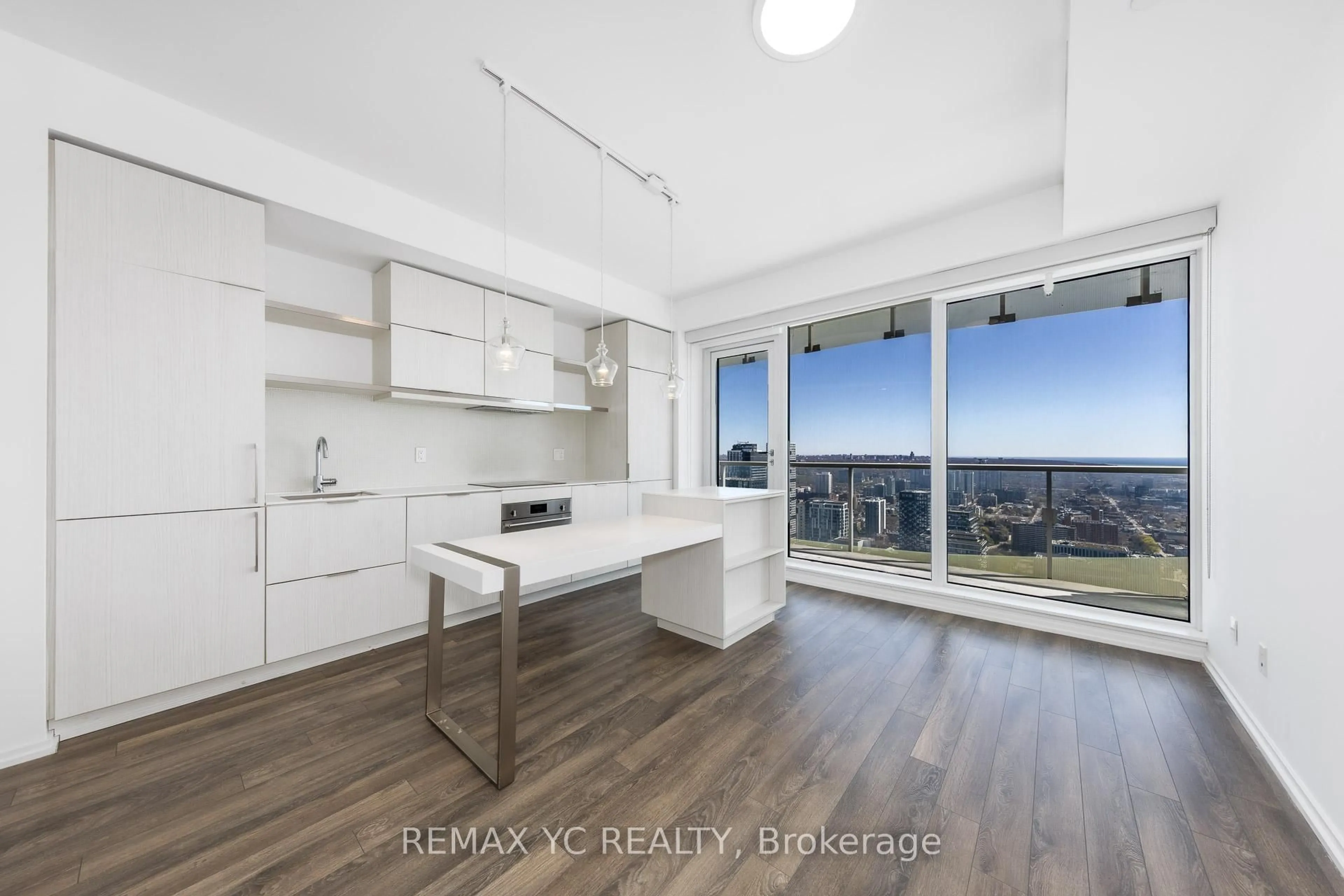 Unknown for 197 Yonge St #4404, Toronto Ontario M5B 0C1