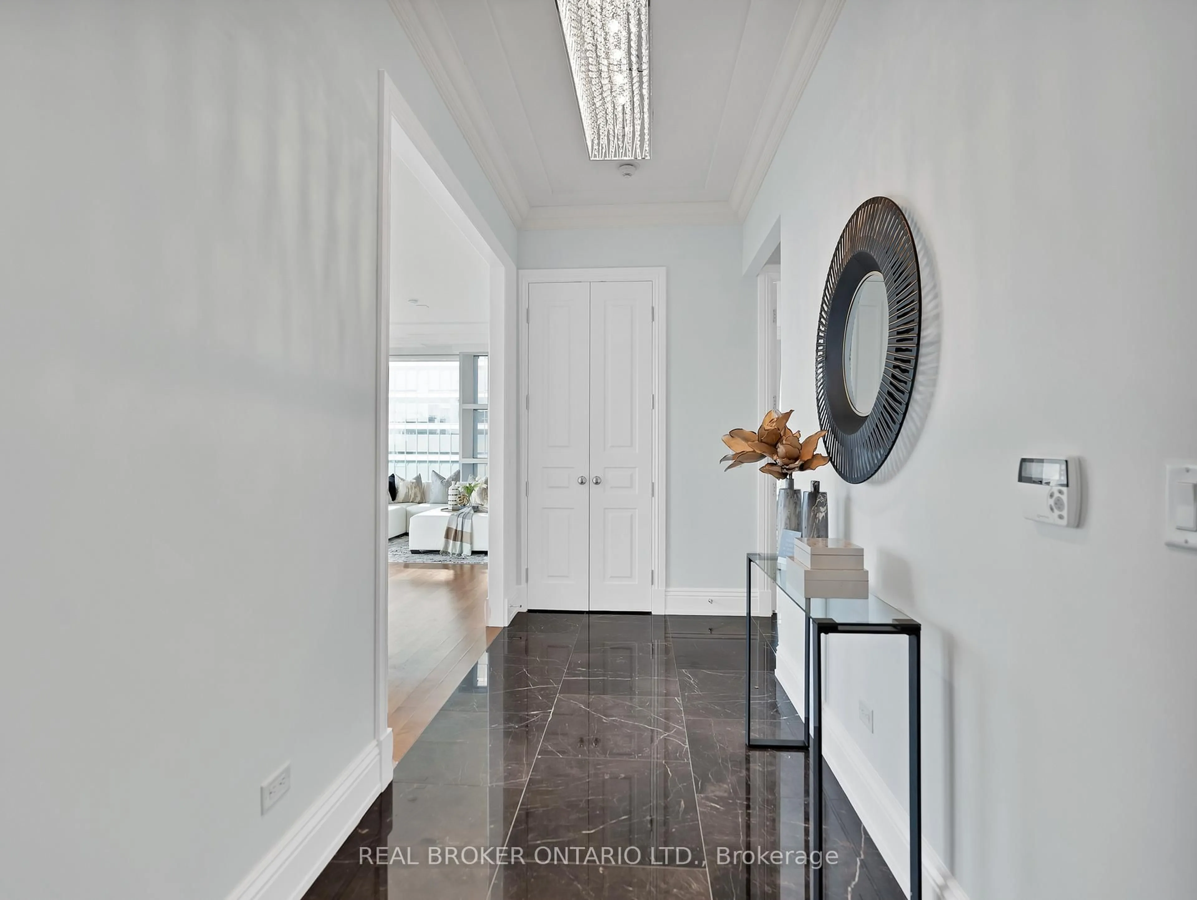 Indoor entryway for 183 Wellington St #3803, Toronto Ontario M5V 0A1