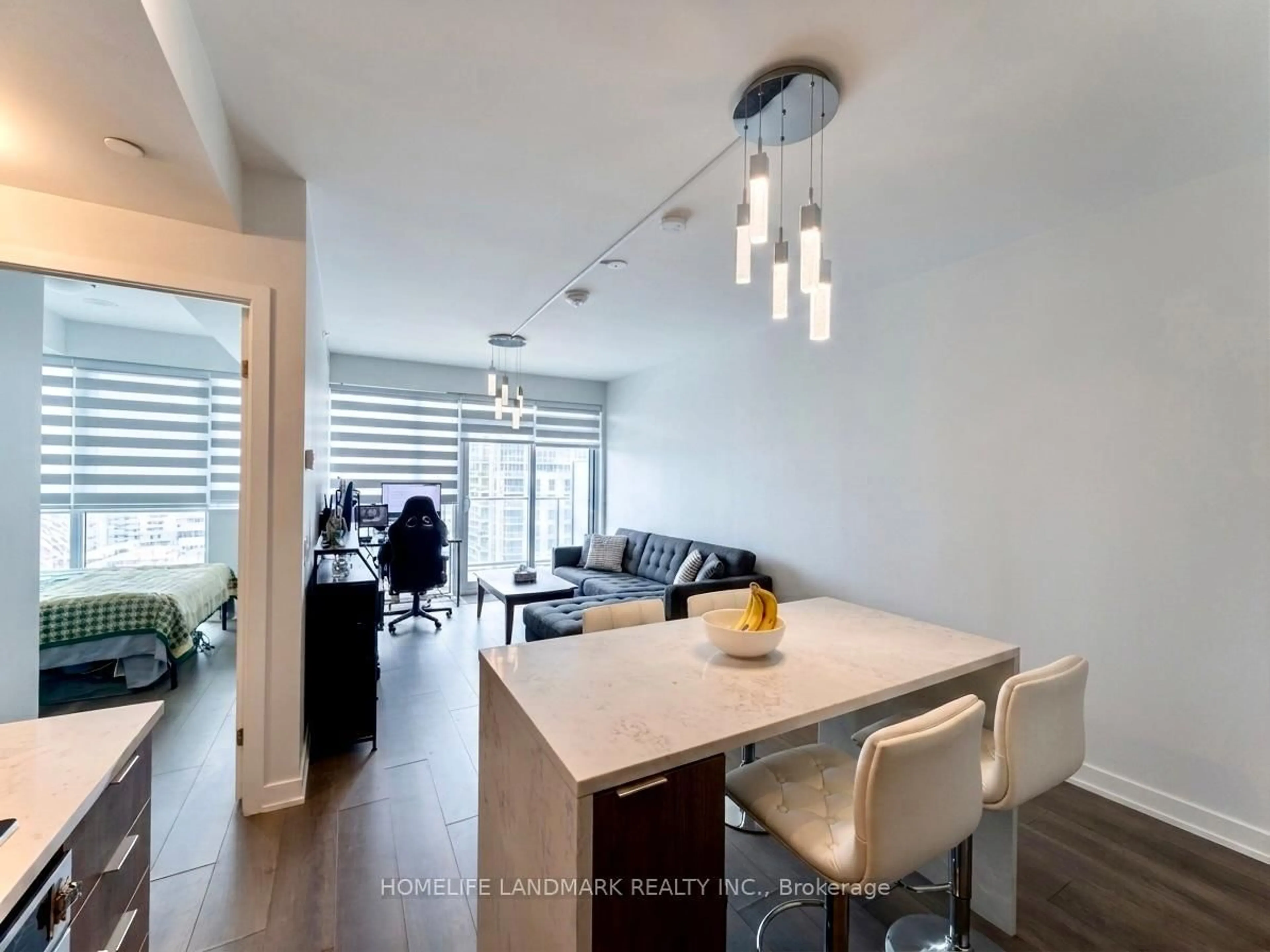 Open concept kitchen, unknown for 38 Iannuzzi St #1701, Toronto Ontario M5V 0S2