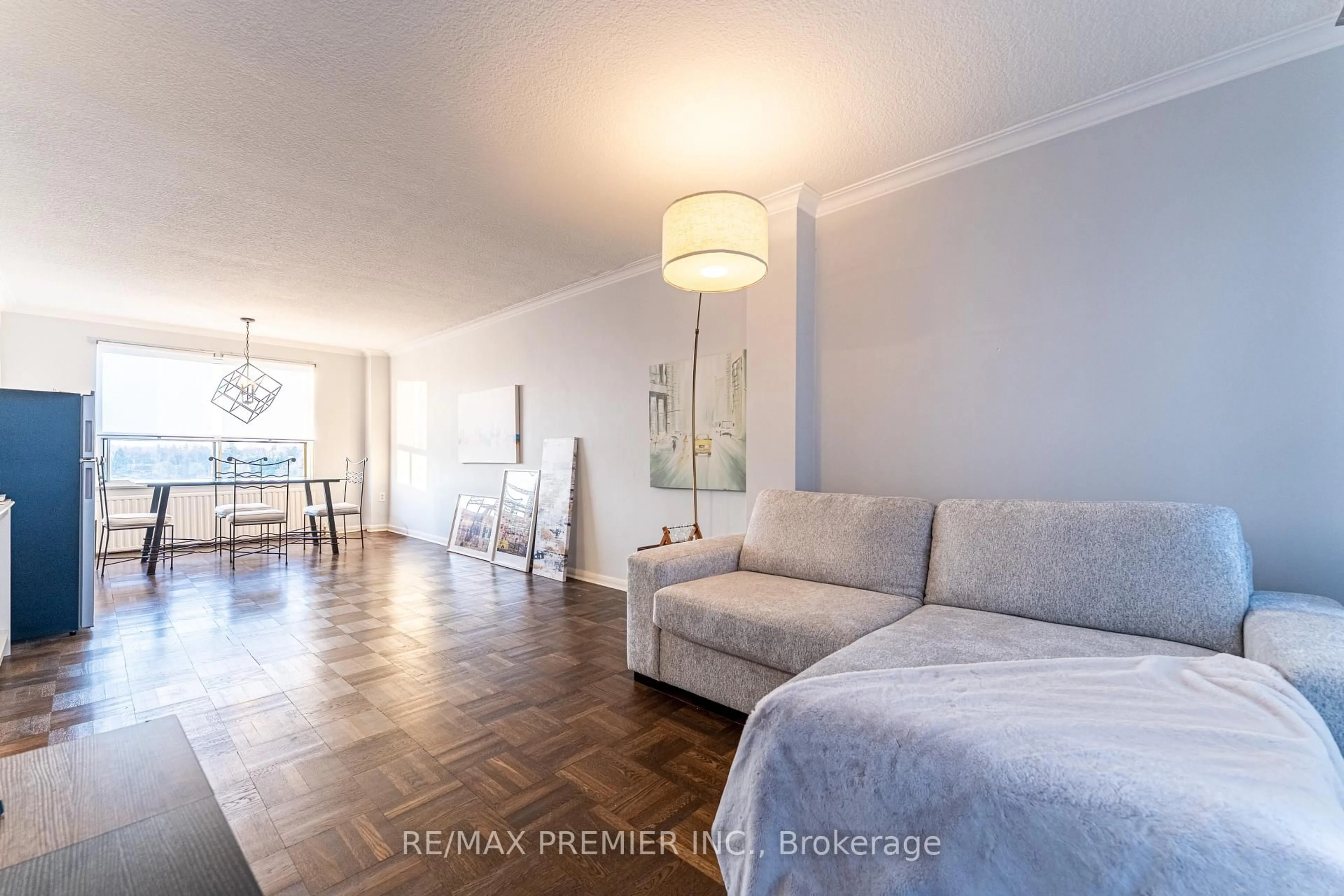 Living room with furniture, unknown for 660 Eglinton Ave #612, Toronto Ontario M5N 1C3