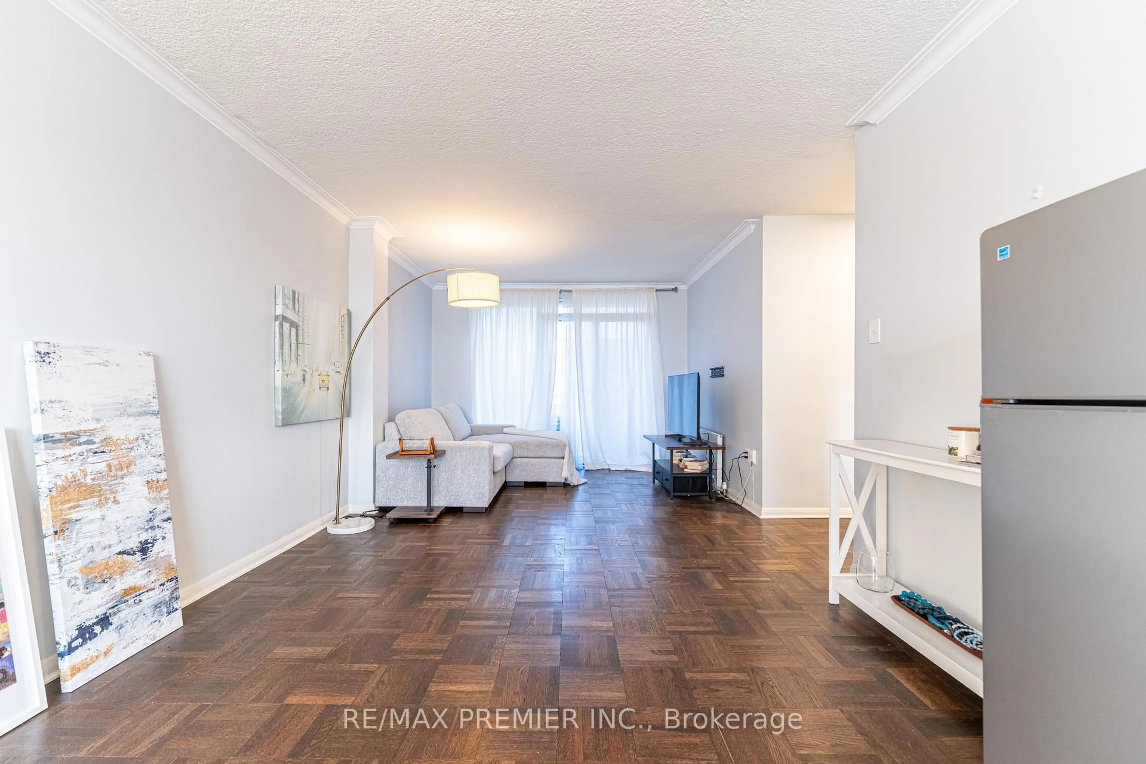 Unknown for 660 Eglinton Ave #612, Toronto Ontario M5N 1C3