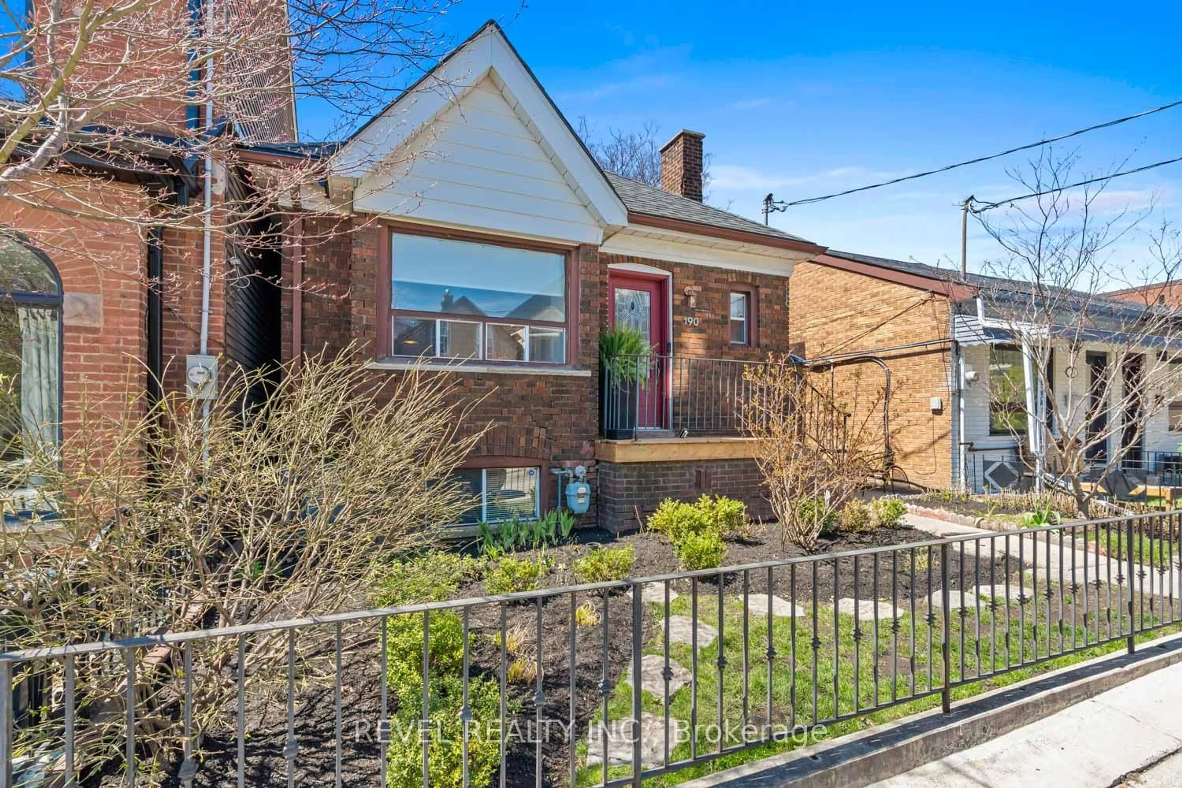 Home with brick exterior material, street for 190 Manning Ave, Toronto Ontario M6J 2K5