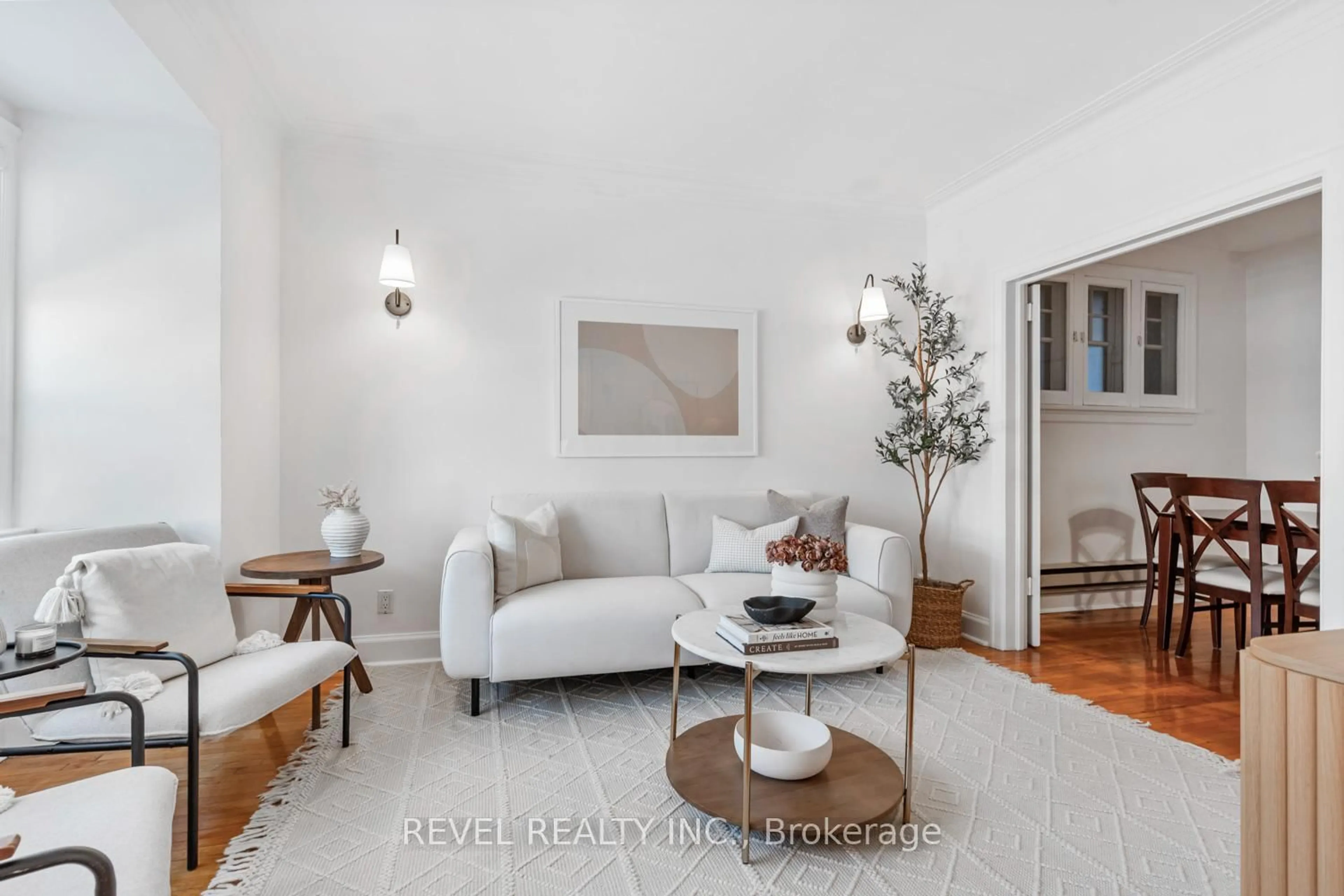 Living room with furniture, unknown for 190 Manning Ave, Toronto Ontario M6J 2K5