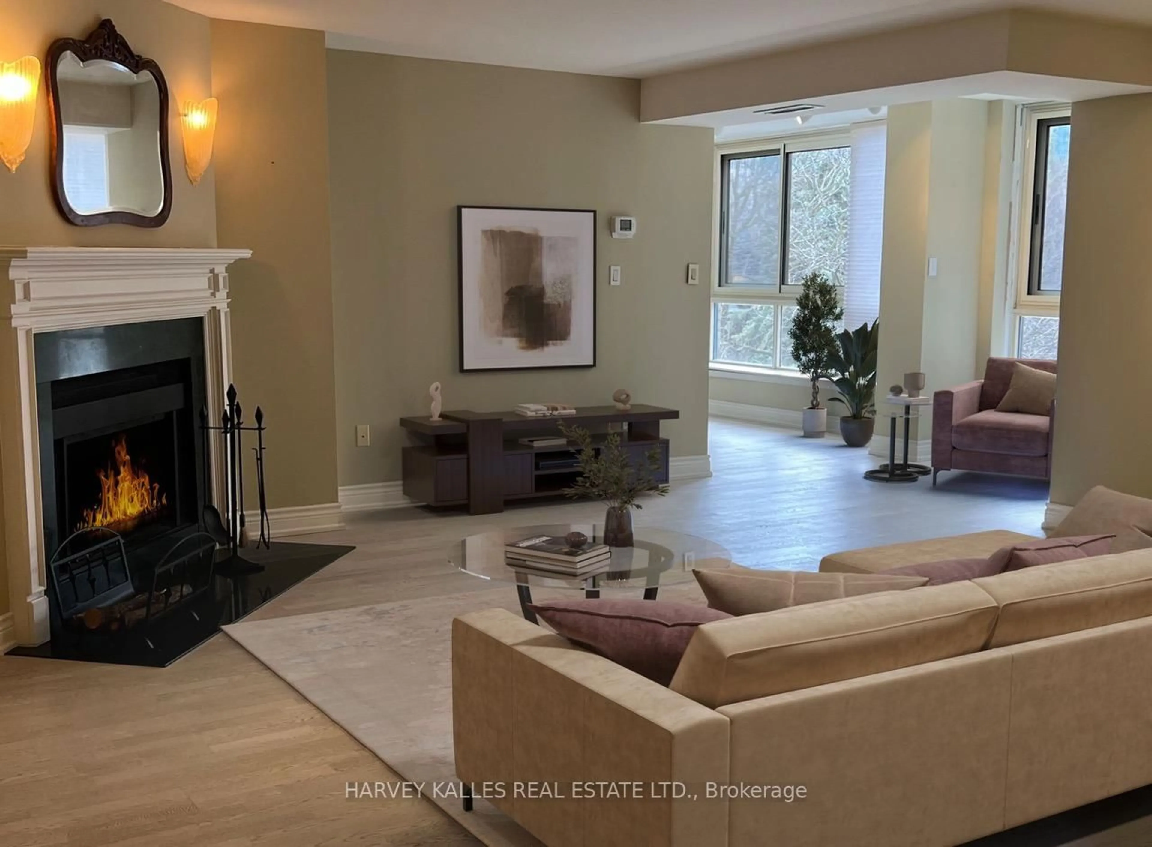 Living room with furniture, unknown for 225 Davenport Rd #511, Toronto Ontario M5R 3R2