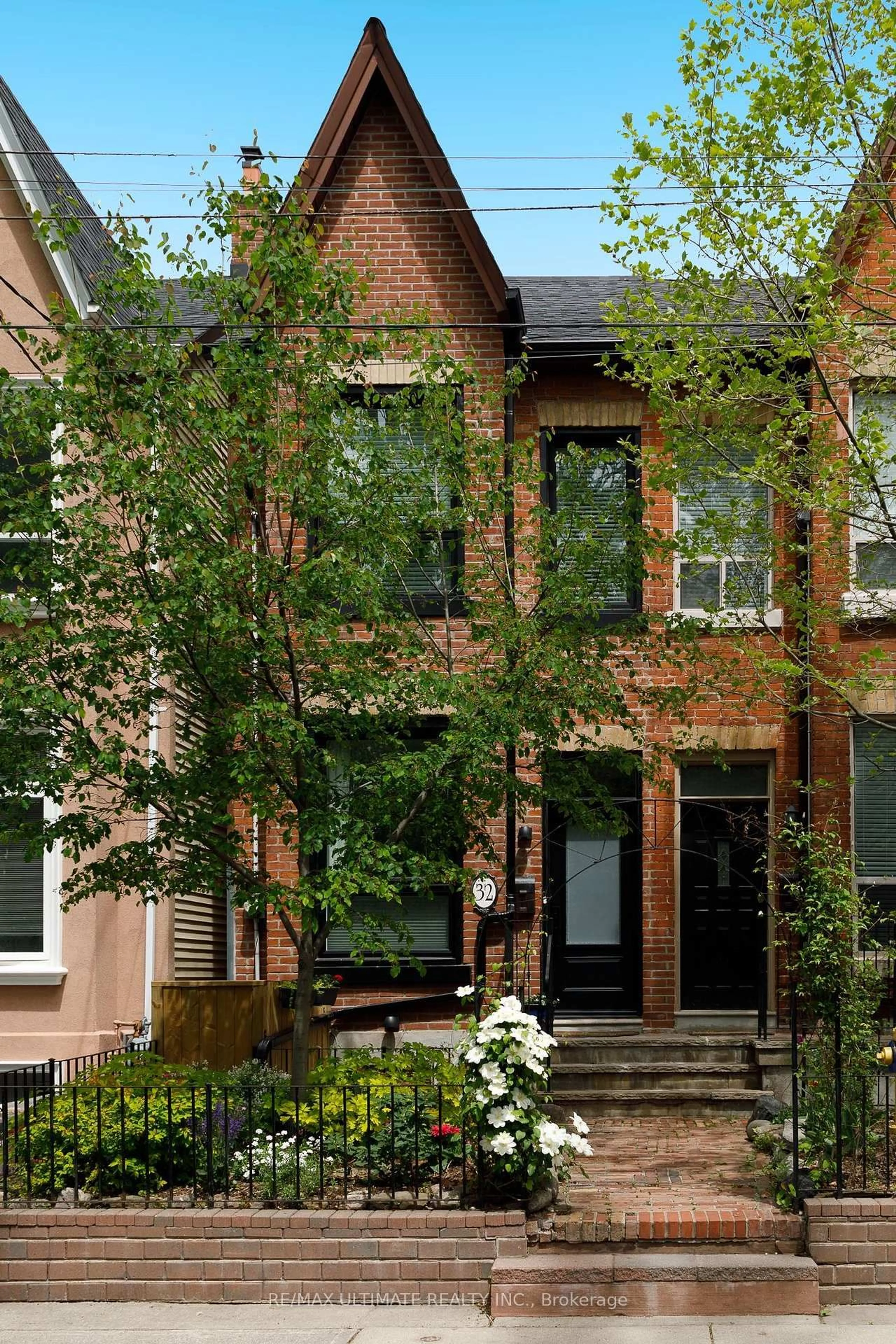Home with brick exterior material, street for 32 Lindsey Ave, Toronto Ontario M6H 1E1