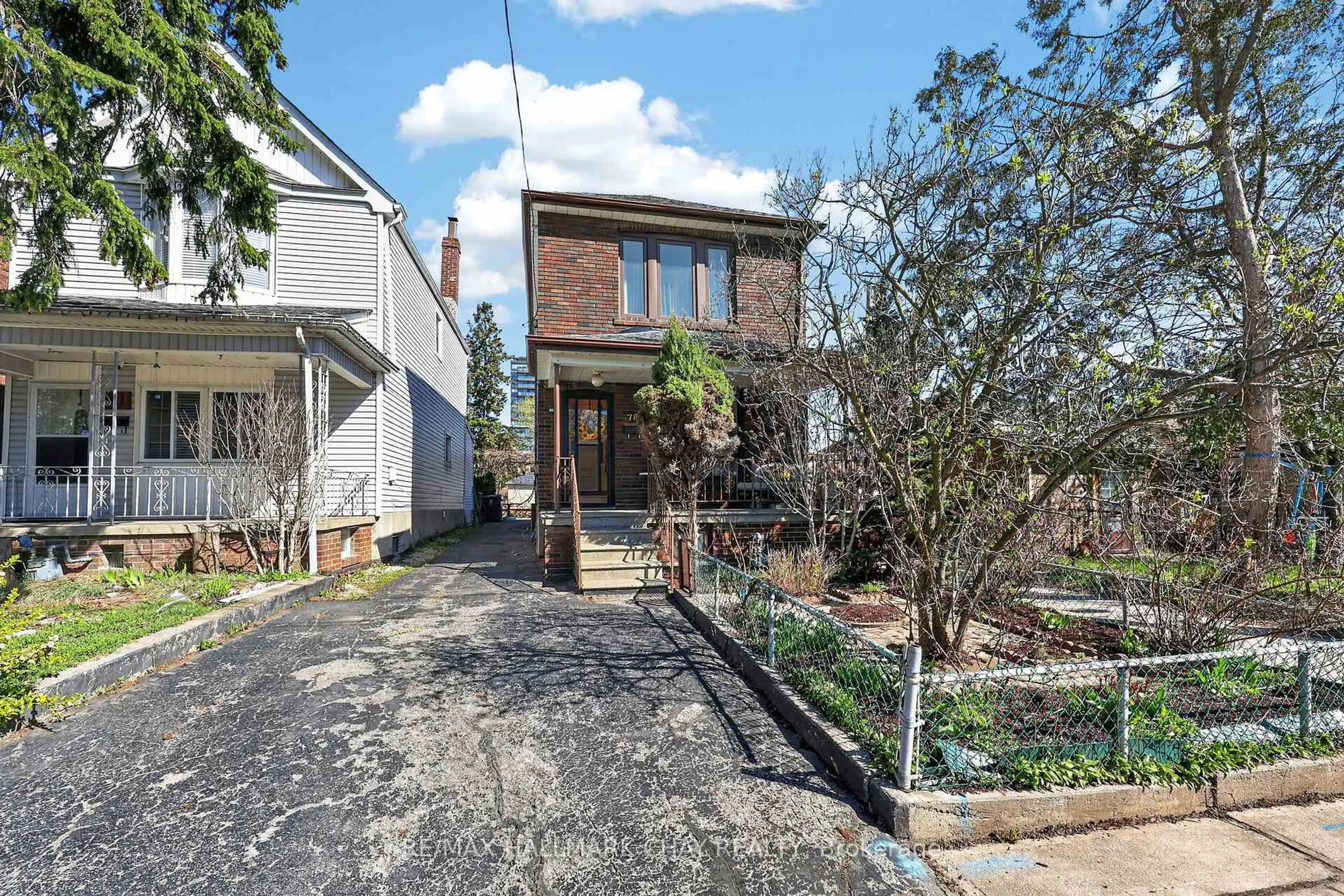 A pic from outside/outdoor area/front of a property/back of a property/a pic from drone, street for 78 Clovelly Ave, Toronto Ontario M6E 2E6