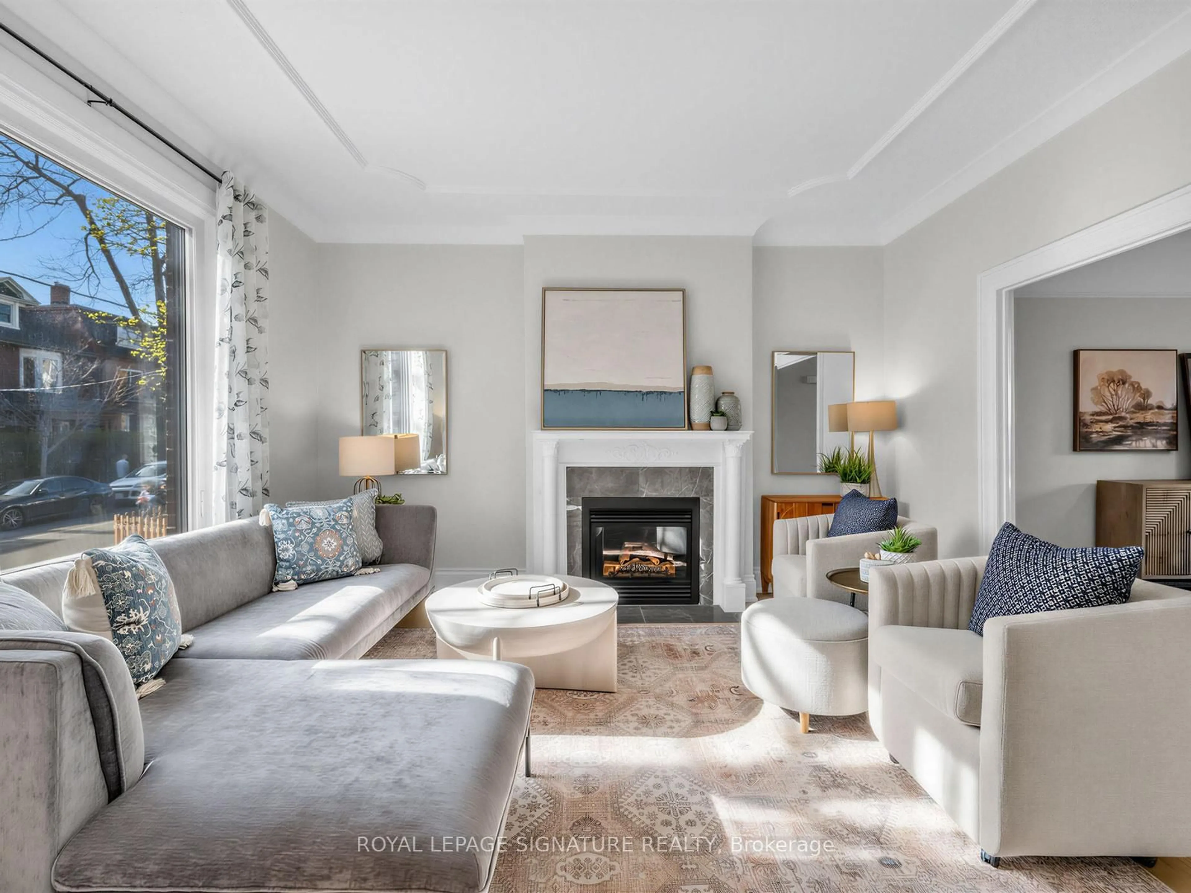 Living room with furniture, unknown for 29 Grace St, Toronto Ontario M6J 2S4