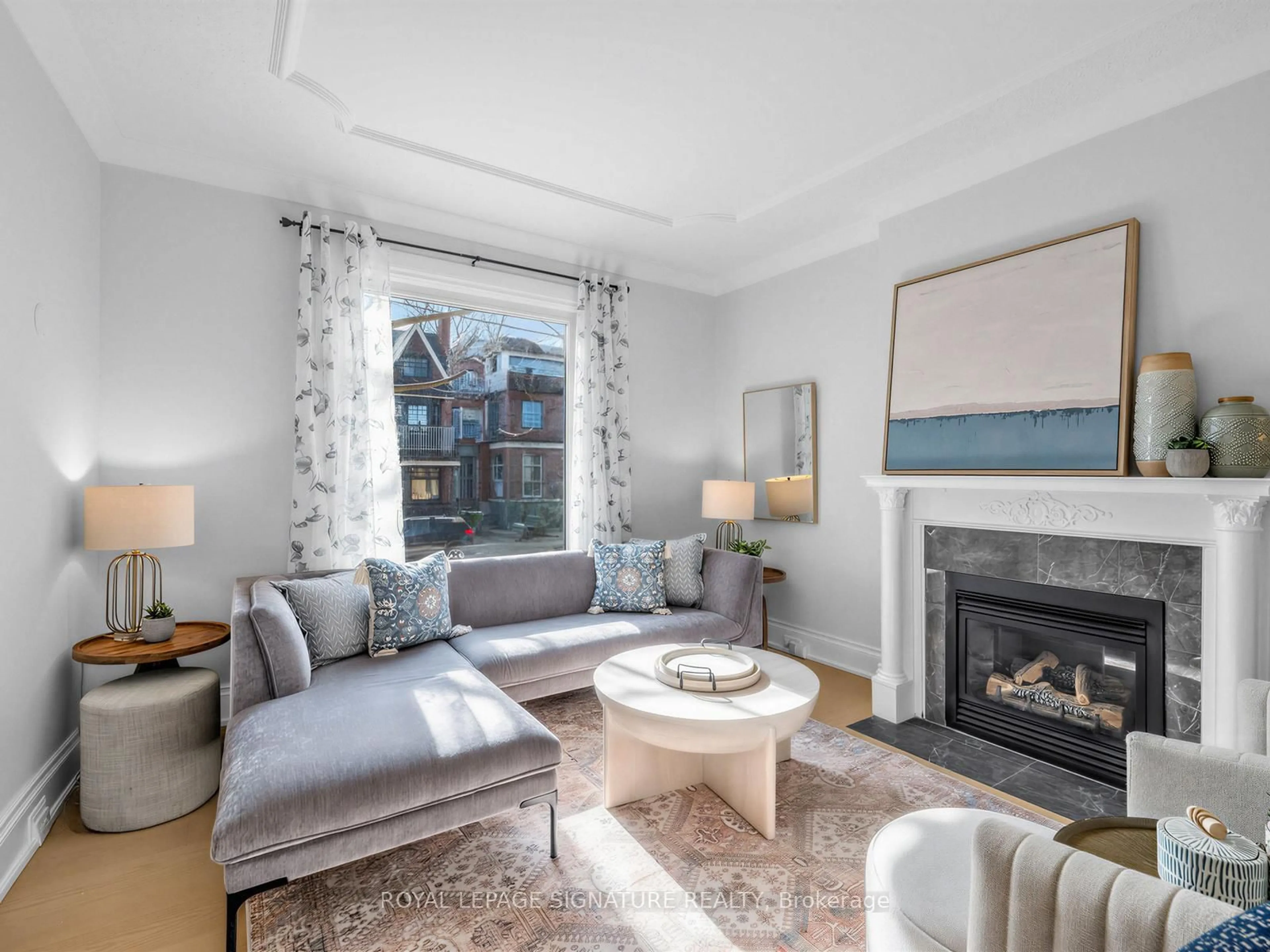 Living room with furniture, unknown for 29 Grace St, Toronto Ontario M6J 2S4