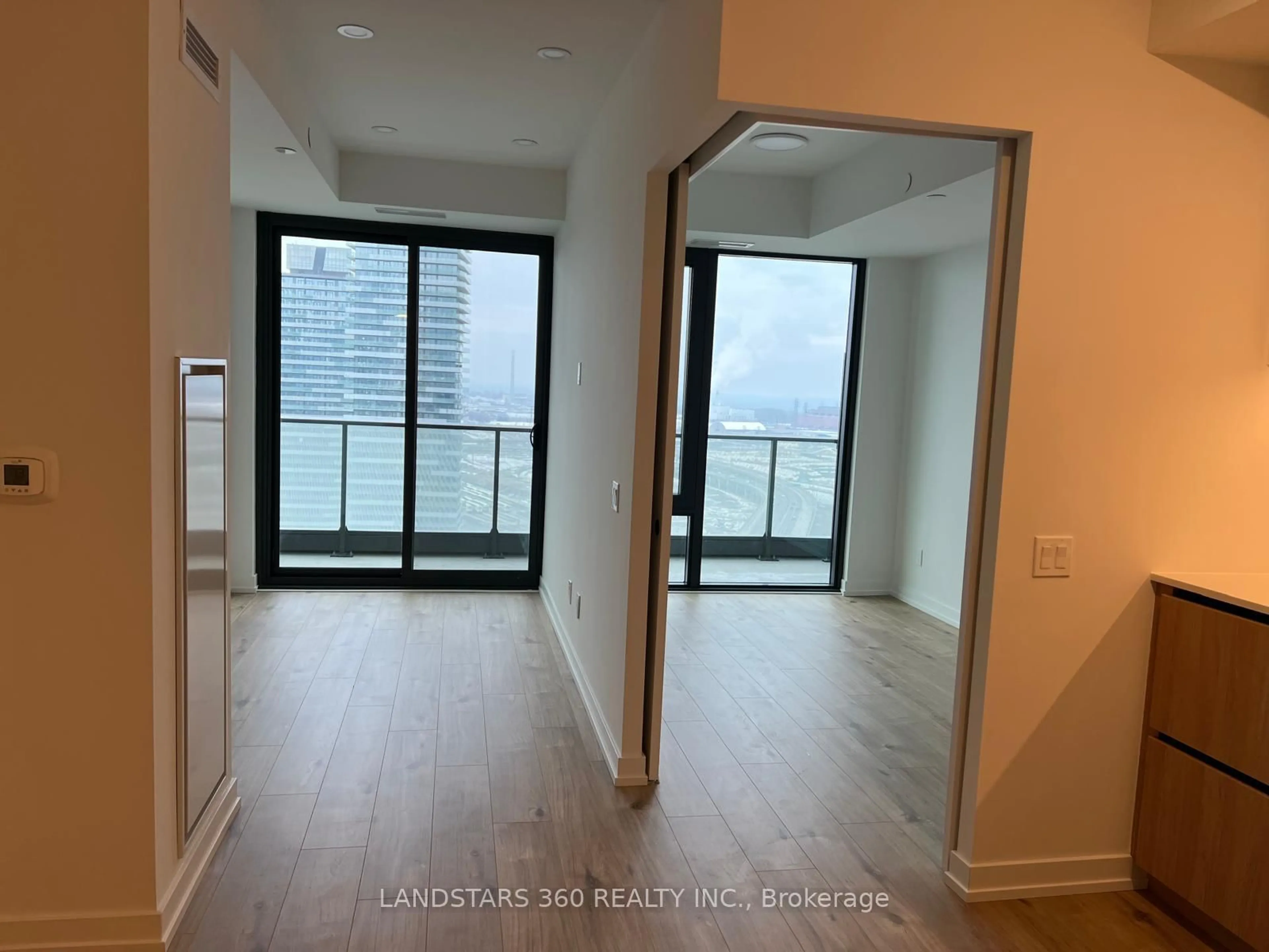 A pic of a room for 35 Parliament St #2714, Toronto Ontario M5A 0Z5