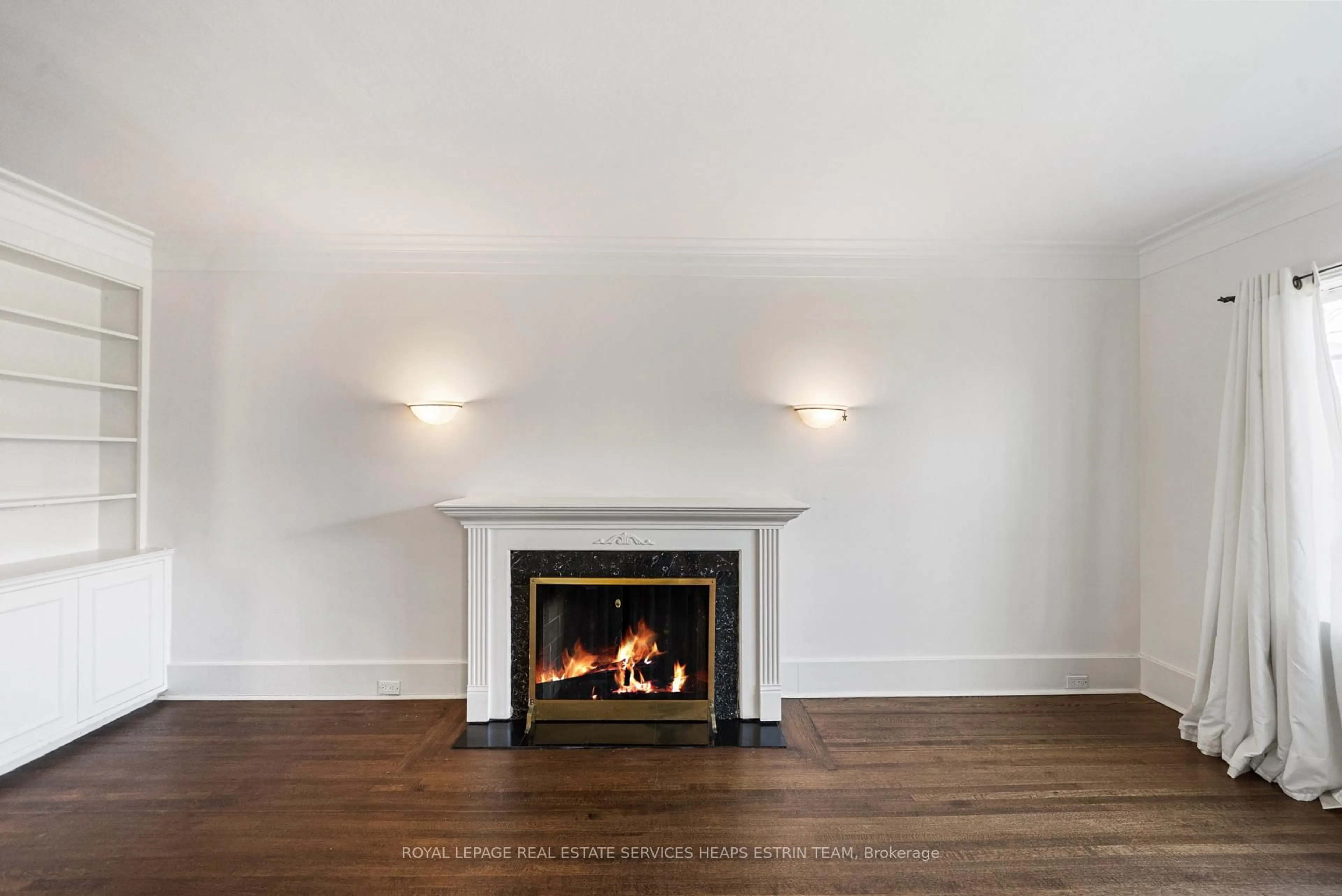 A pic of a room for 61 Sutherland Dr, Toronto Ontario M4G 1H5