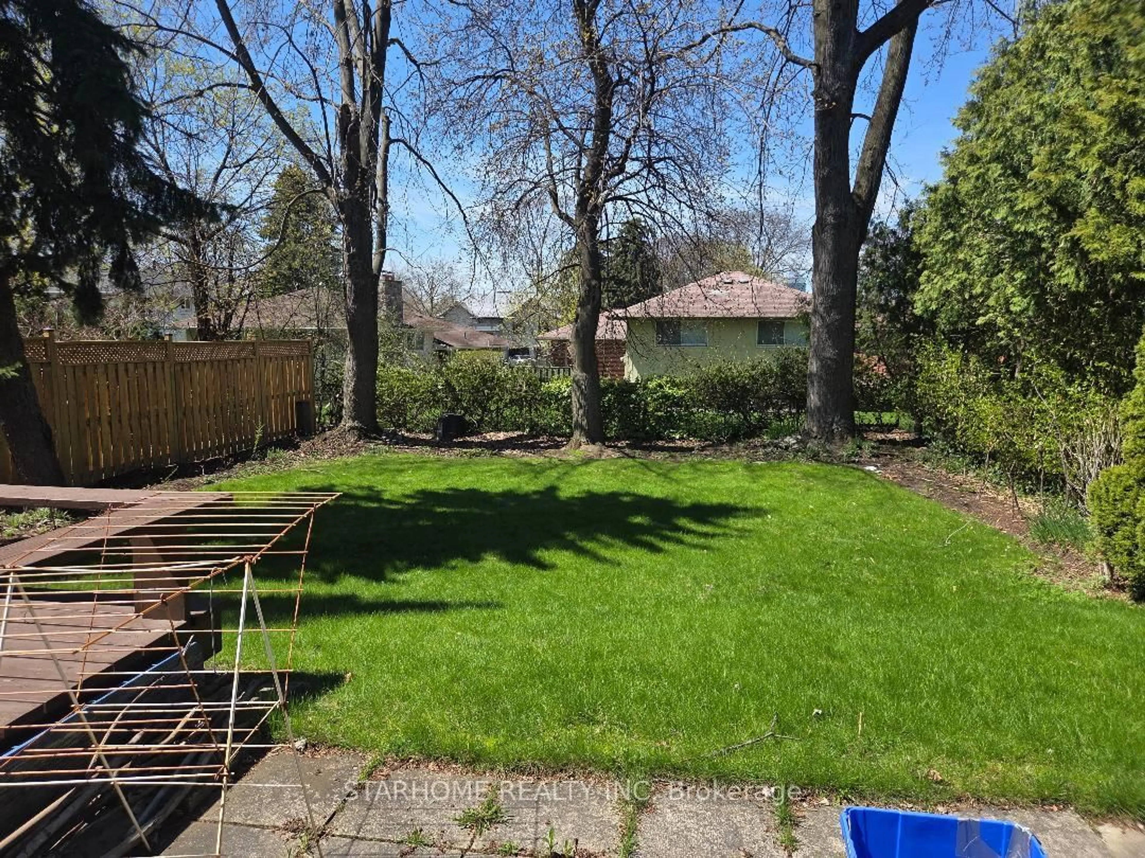 A pic from outside/outdoor area/front of a property/back of a property/a pic from drone, forest/trees view for 8 Shaughnessy Blvd, Toronto Ontario M2J 1H5