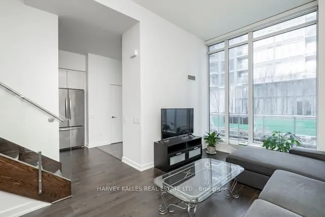 121 McMahon Dr #TH12, Toronto 4