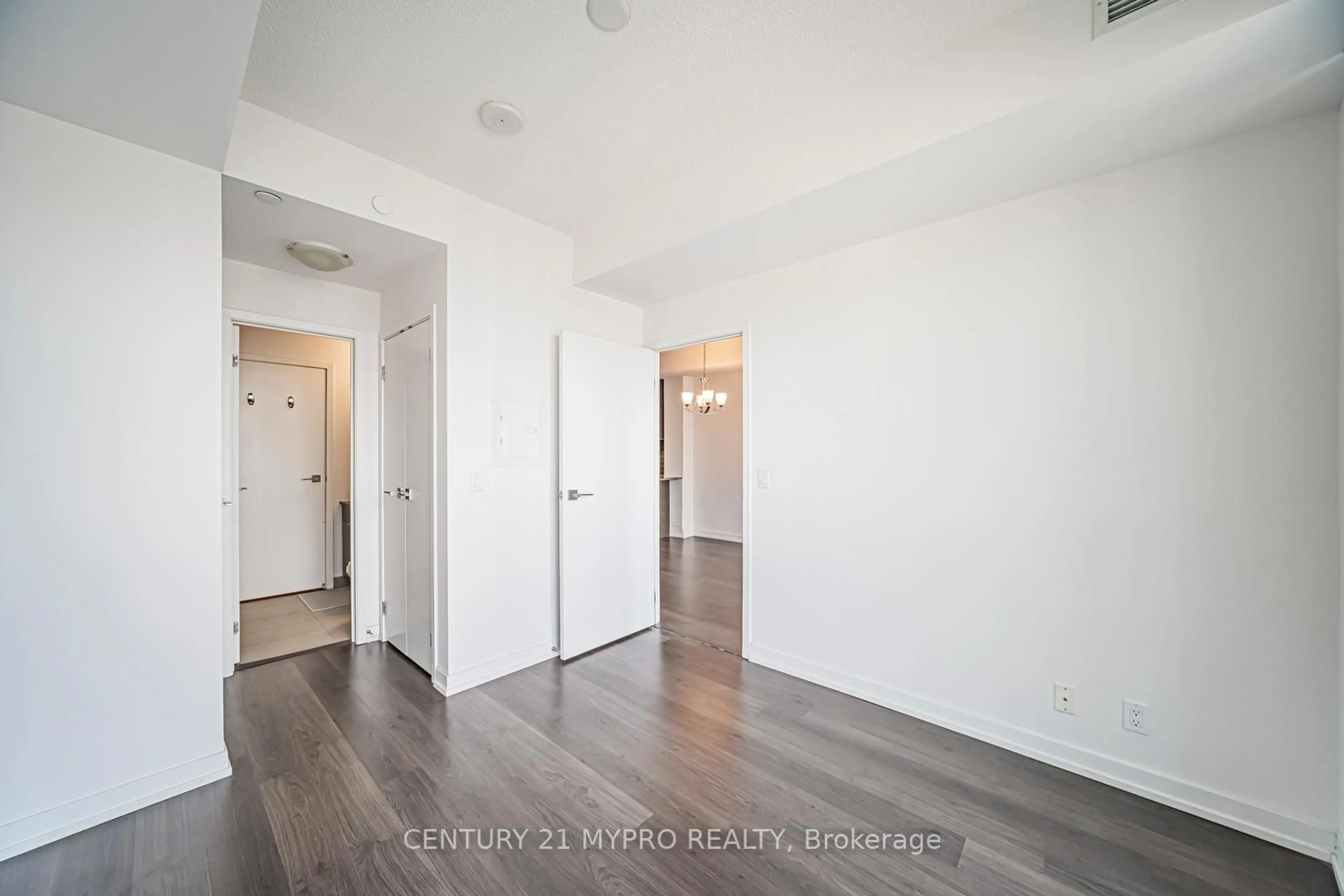A pic of a room for 89 Dunfield Ave #2803, Toronto Ontario M4S 0A4