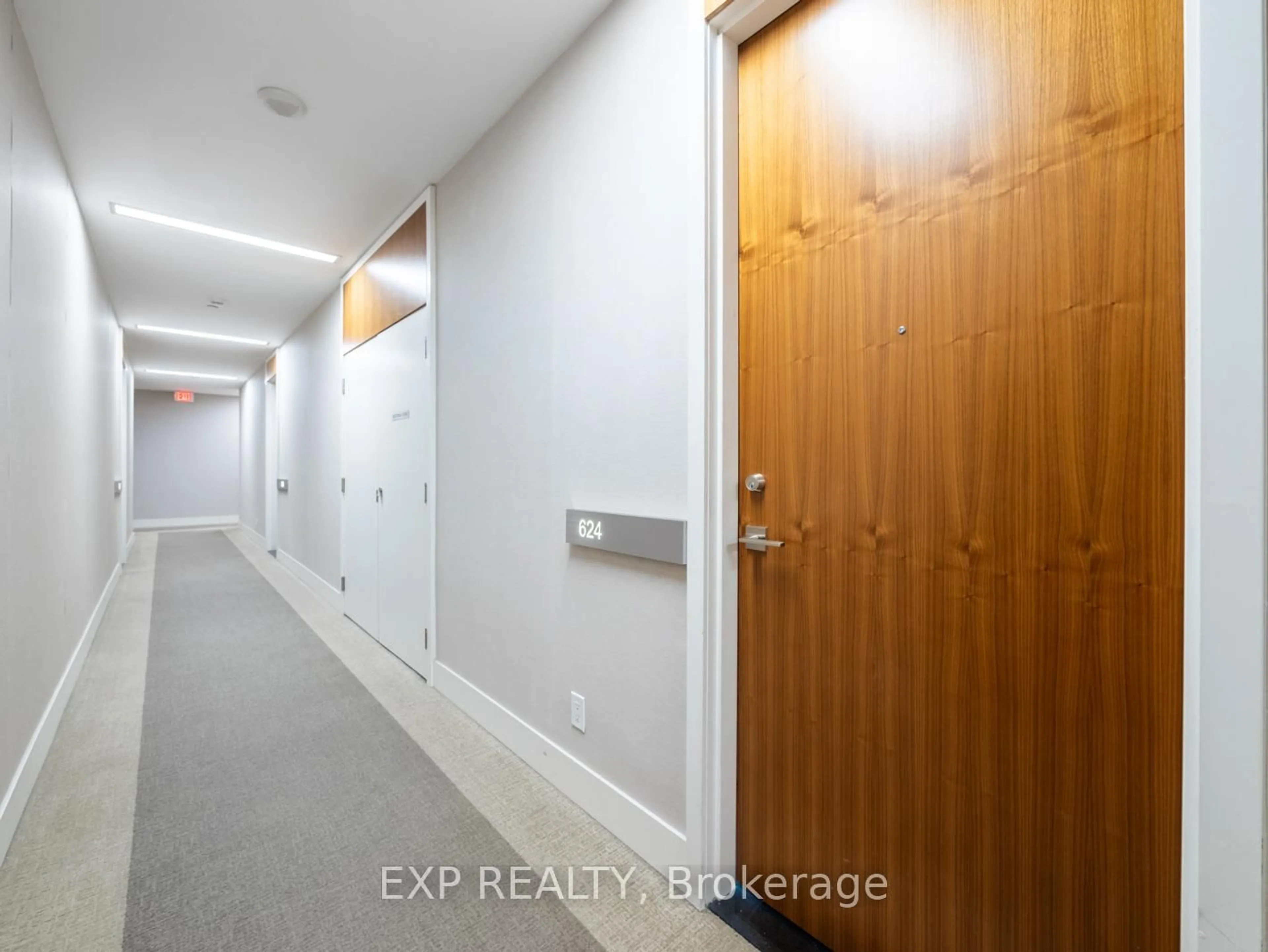 Indoor entryway for 111 St Clair Ave #624, Toronto Ontario M4V 1N5