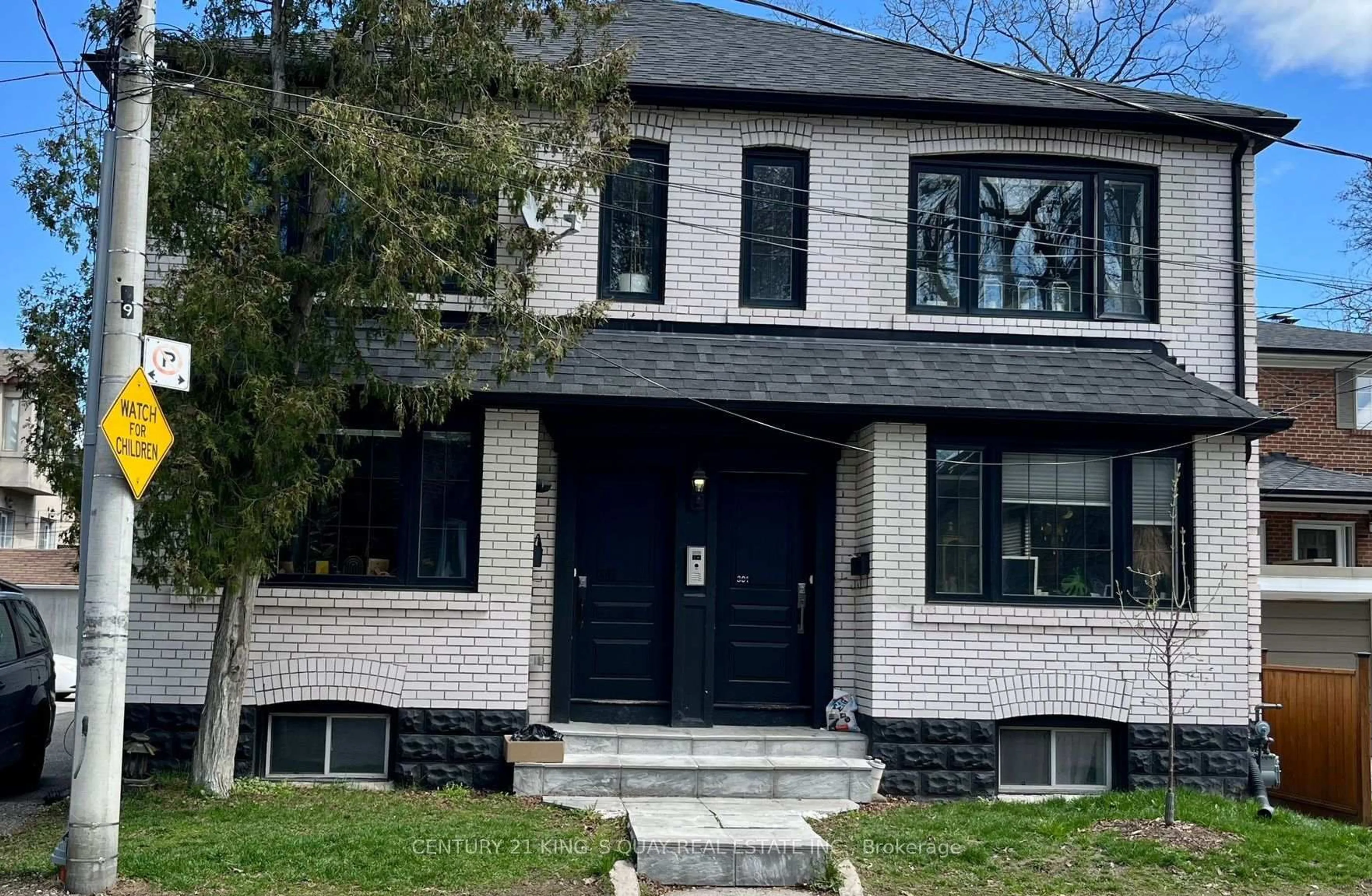 Home with brick exterior material, street for 301 Cleveland St, Toronto Ontario M4S 2W7