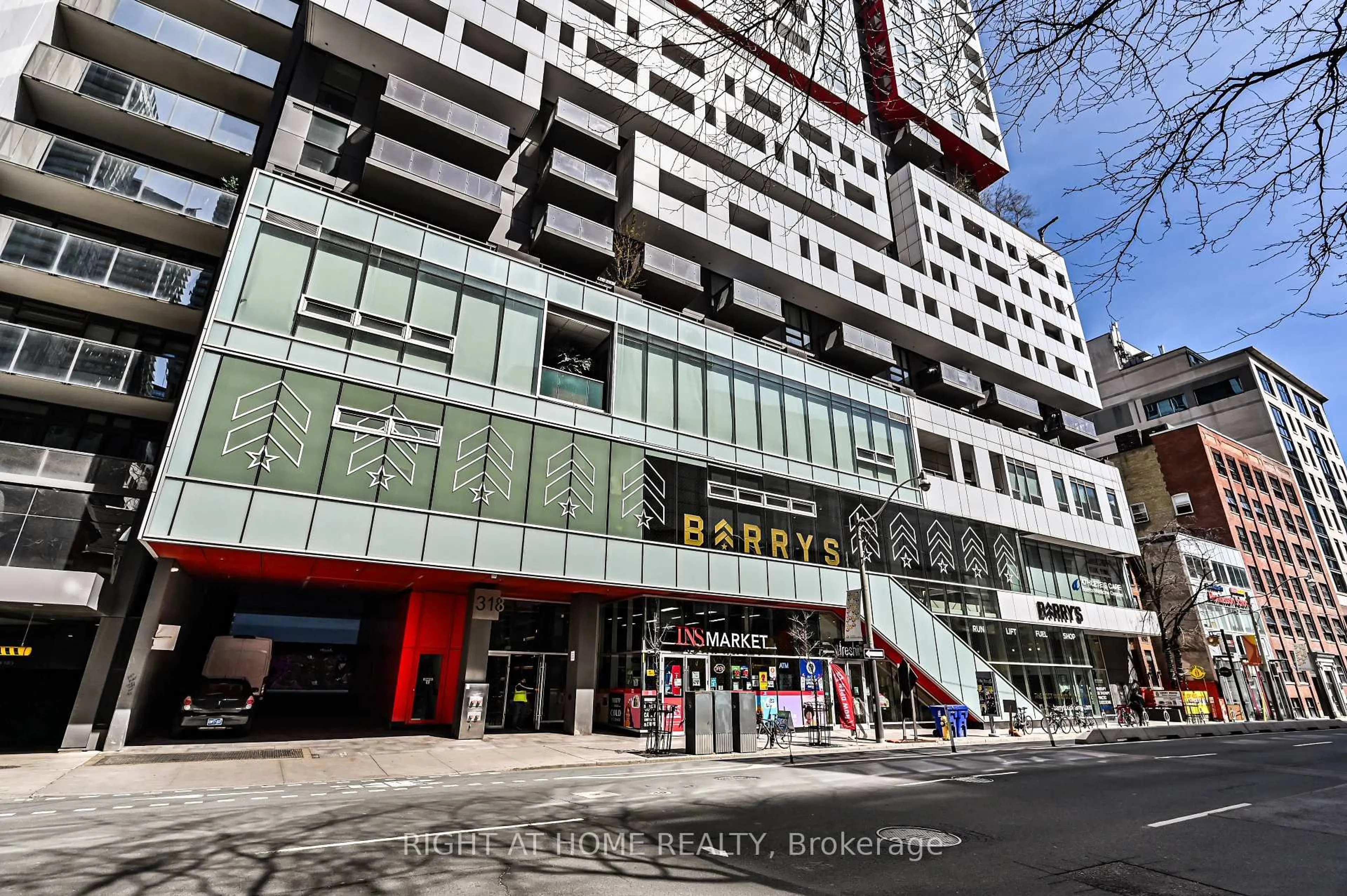 Indoor foyer for 318 Richmond St #3506, Toronto Ontario M5V 0B4