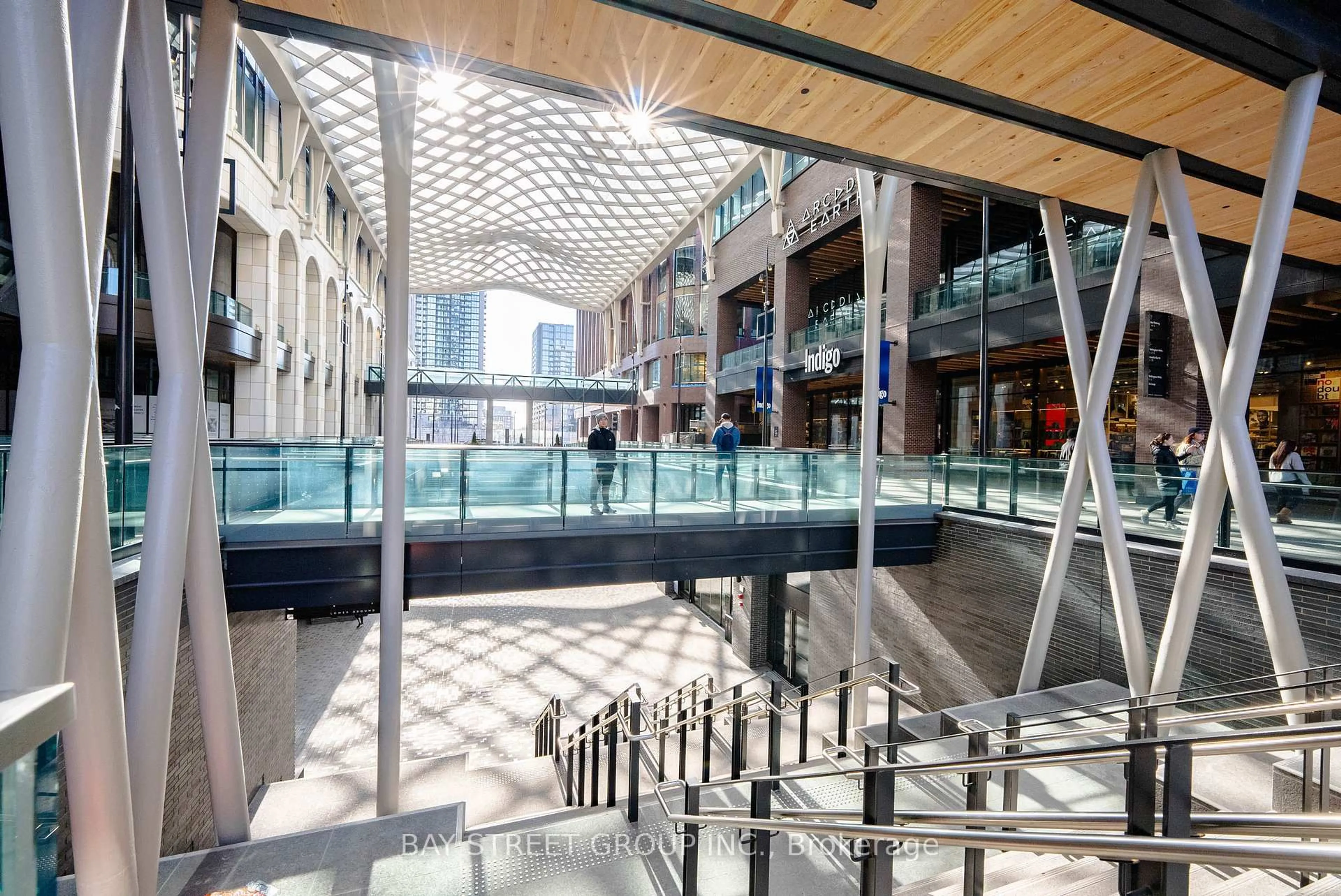 Indoor foyer for 480 Front St #801, Toronto Ontario M5V 0V5