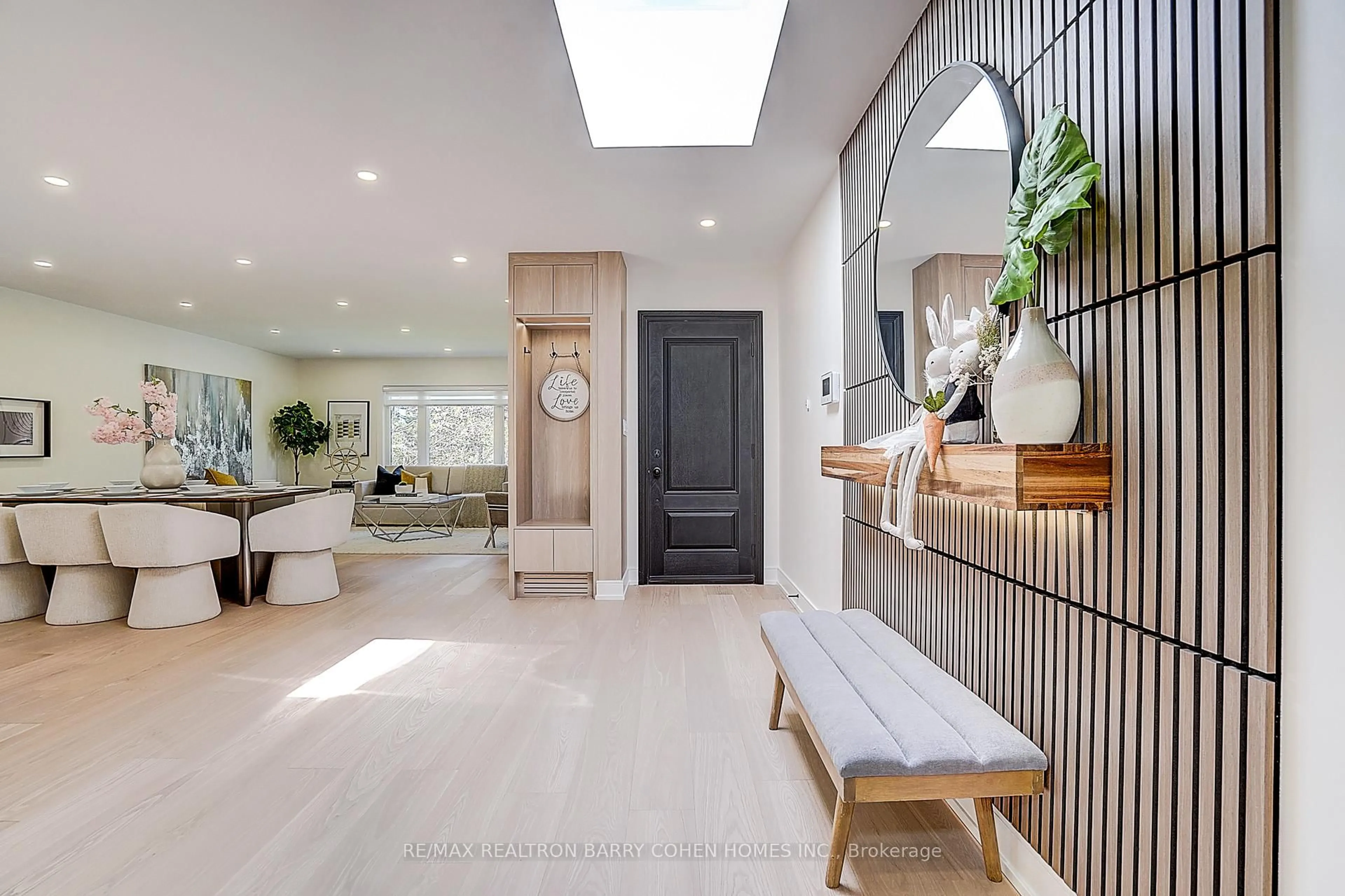 Indoor entryway for 34 Elliotwood Crt, Toronto Ontario M2L 2P9