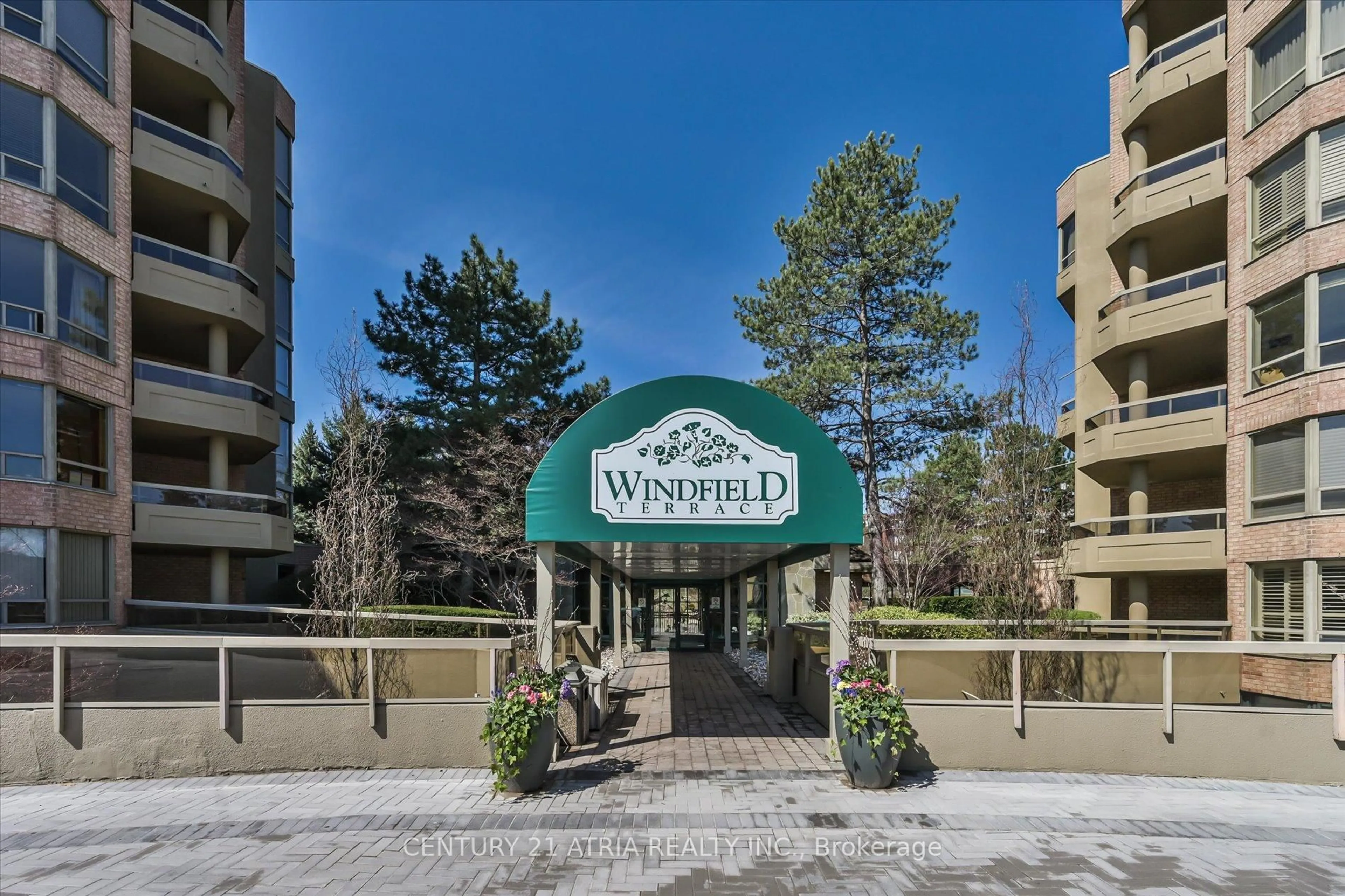 Indoor foyer for 1210 Don Mills Rd #308, Toronto Ontario M3B 3N9