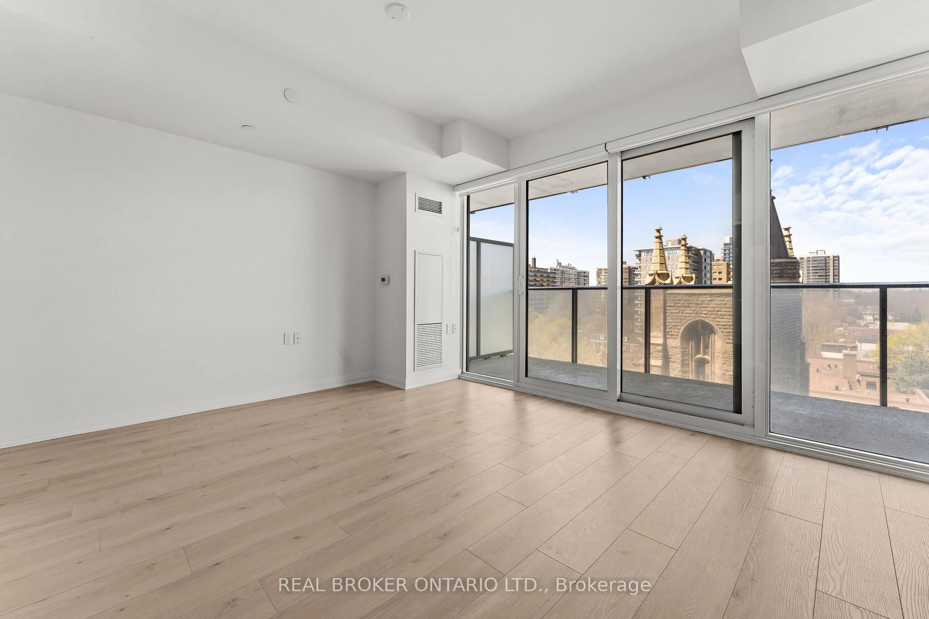 A pic of a room for 99 Foxbar Rd #906, Toronto Ontario M4V 2G5