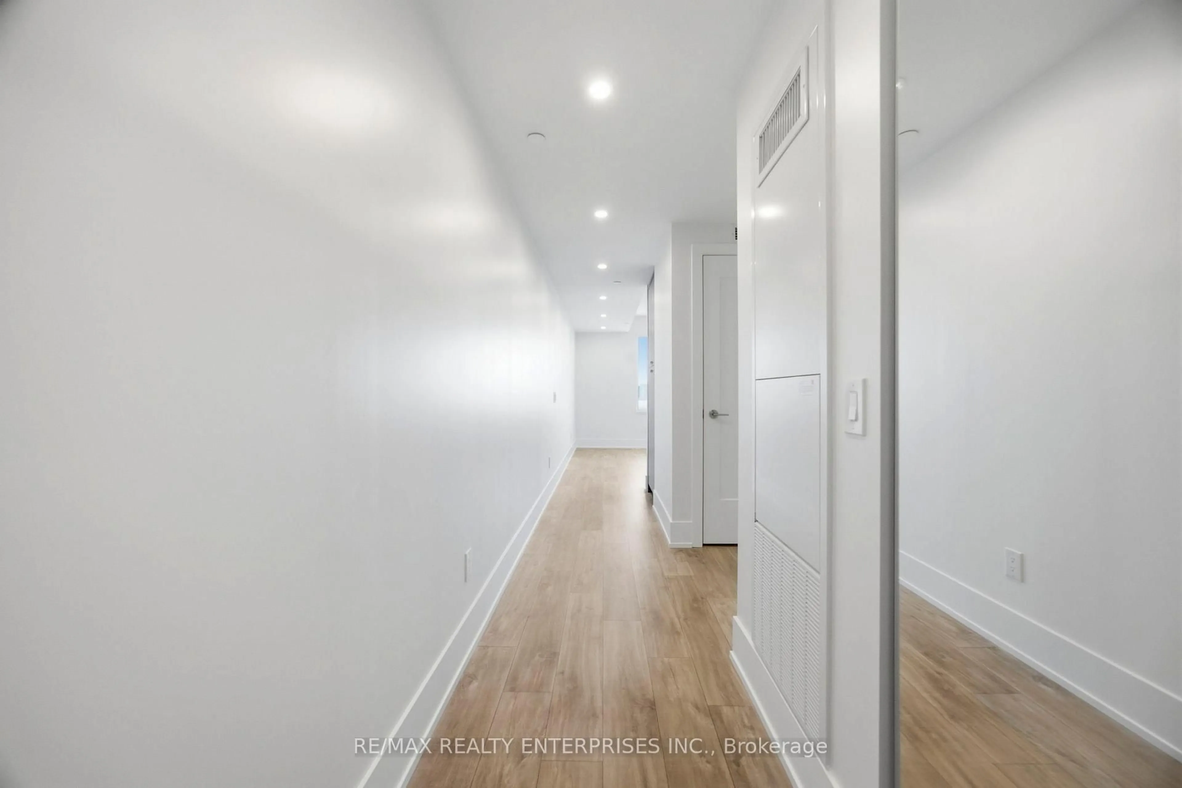 Unknown for 480 Front St #1404, Toronto Ontario M5V 0V5