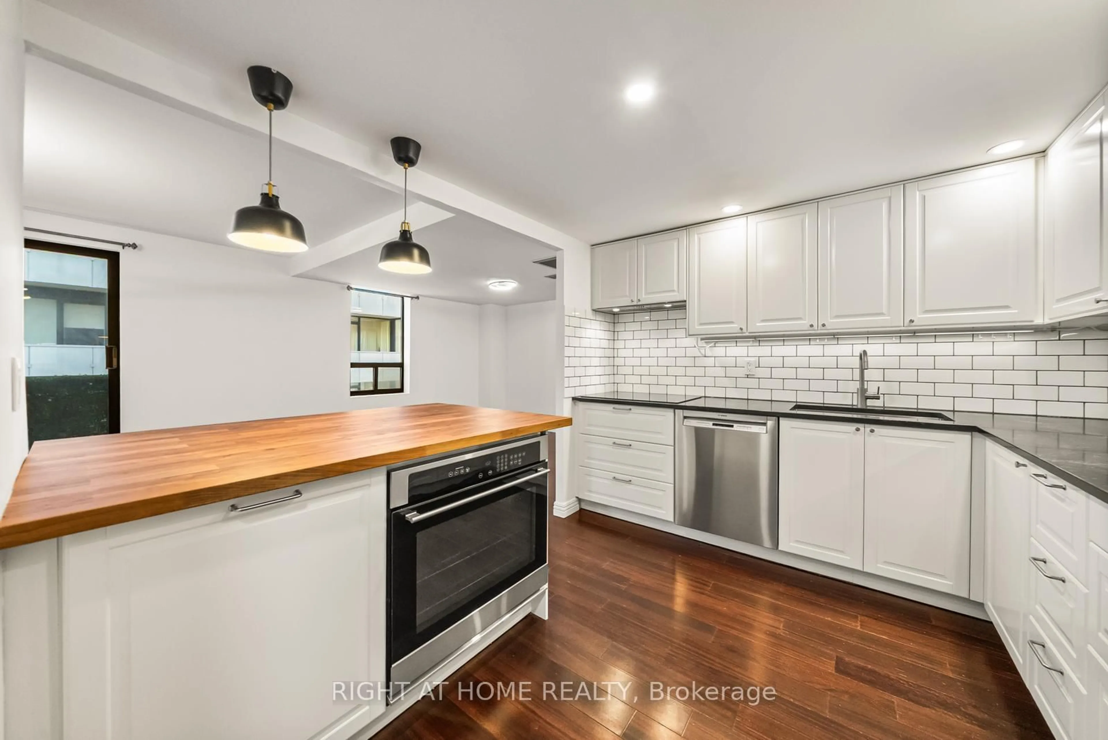 Open concept kitchen, unknown for 19 Dundonald St #605, Toronto Ontario M4Y 1K3