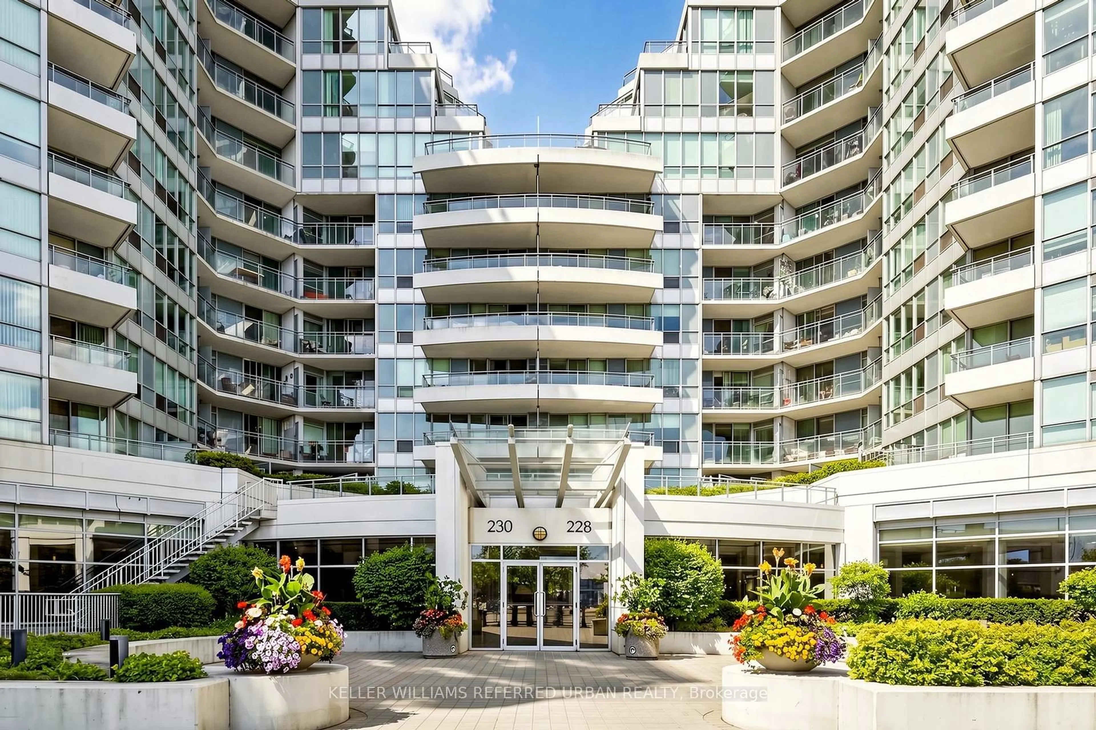 Indoor foyer for 230 Queens Quay #2325, Toronto Ontario M5J 2Y7