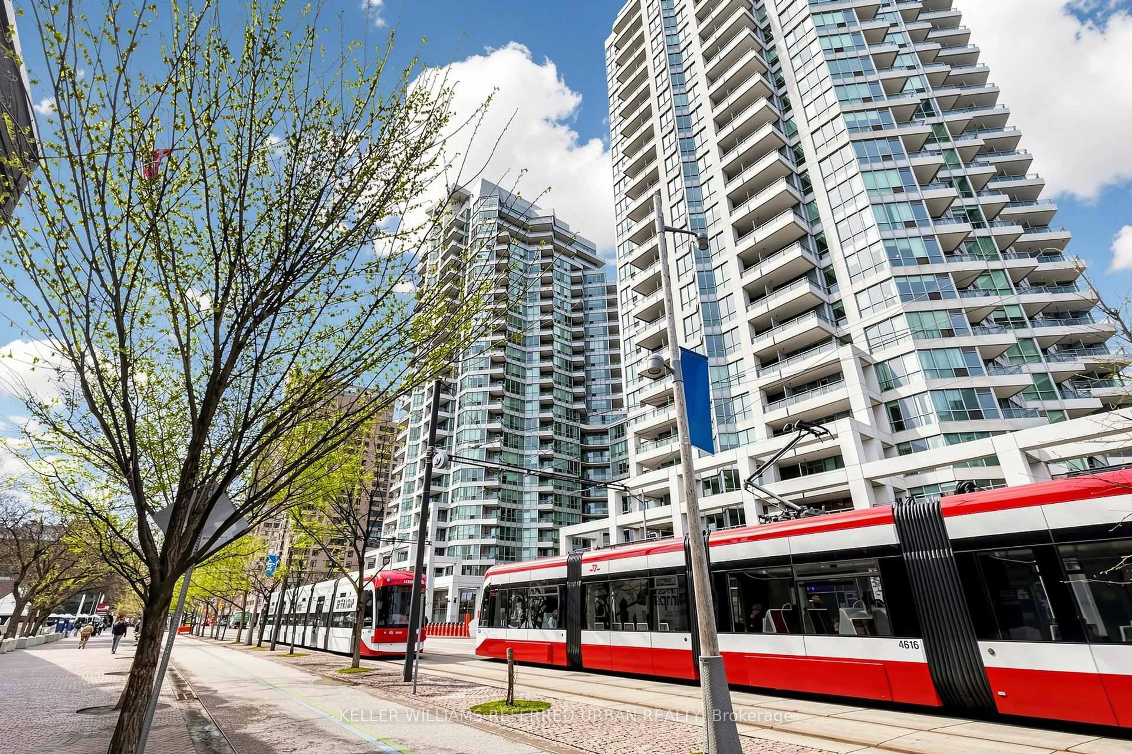Patio, street for 230 Queens Quay #2325, Toronto Ontario M5J 2Y7