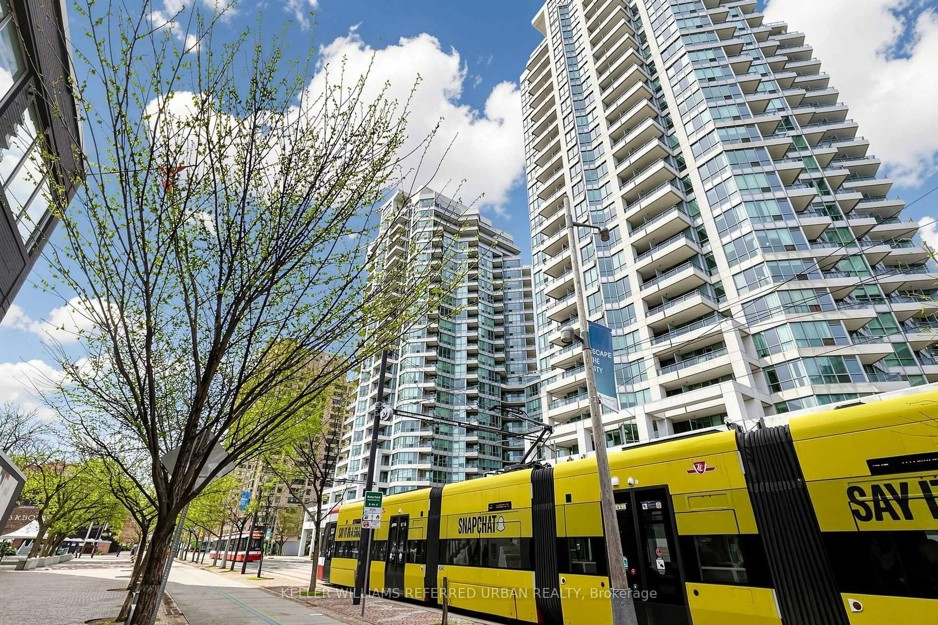 Patio, street for 230 Queens Quay #2325, Toronto Ontario M5J 2Y7