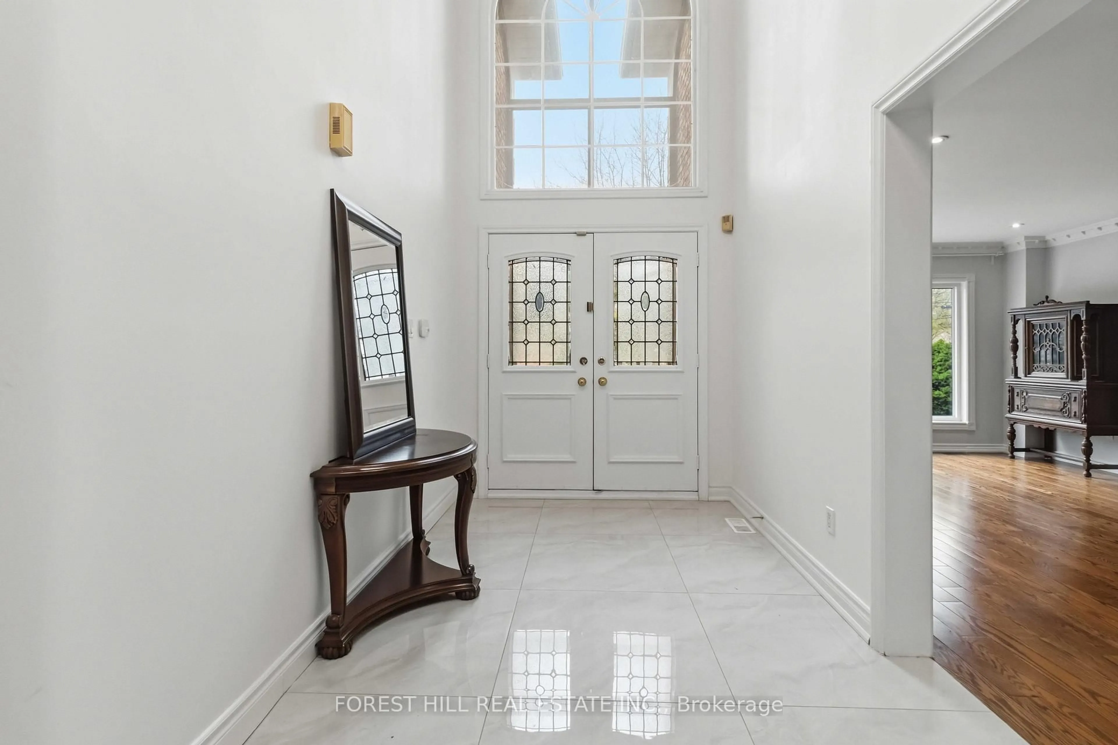 Indoor entryway for 189 Mckee Ave, Toronto Ontario M2N 4C6