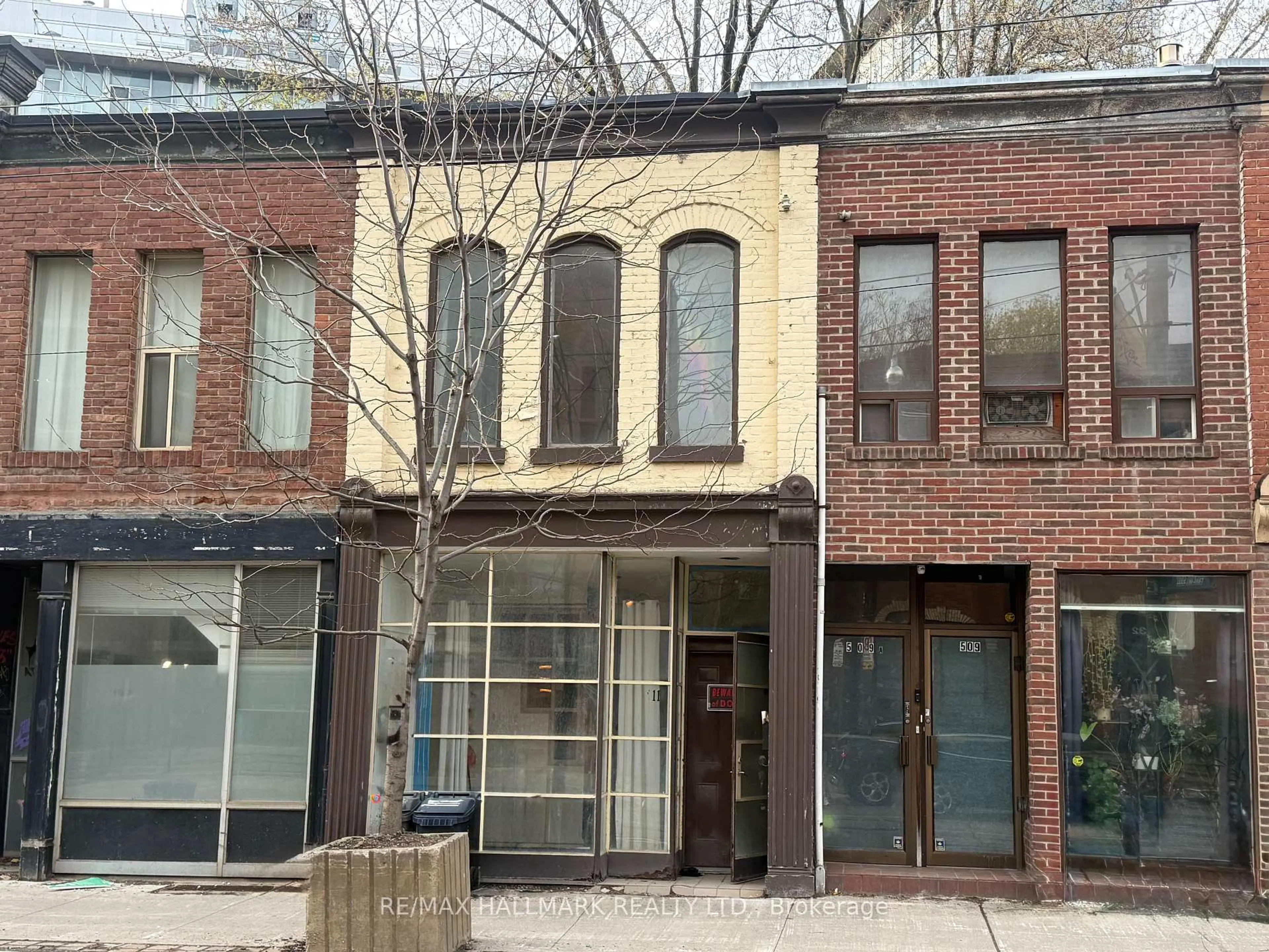 Unknown for 511 Queen St, Toronto Ontario M5A 1V1