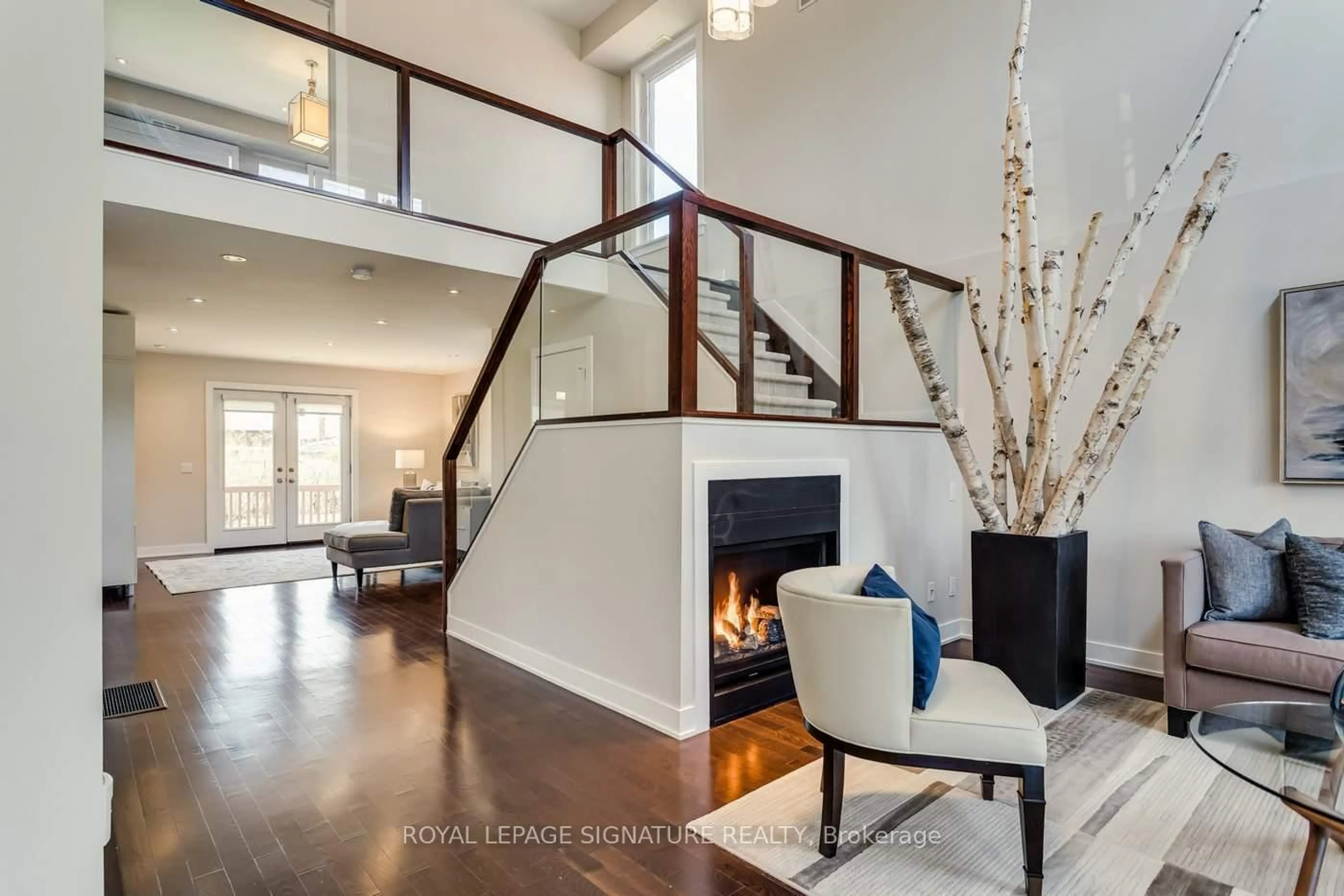 Indoor entryway for 24 Wigan Cres, Toronto Ontario M3H 3A4