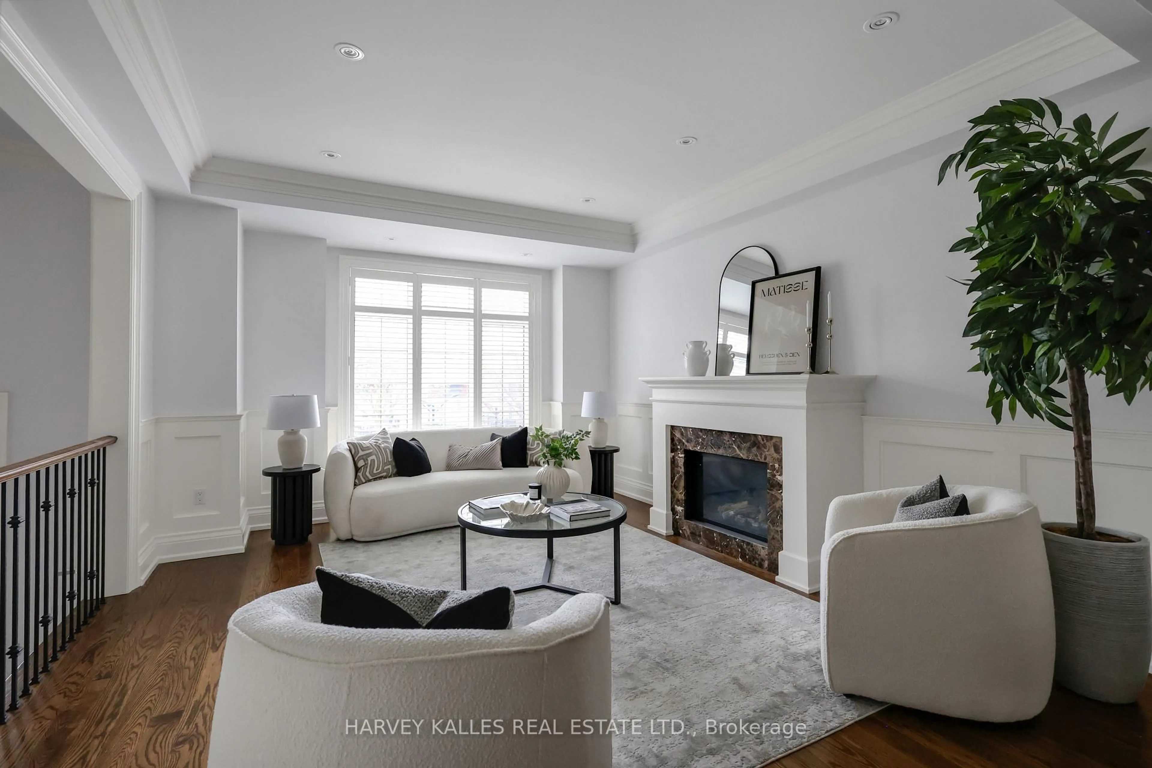 Living room with furniture, unknown for 177 Churchill Ave, Toronto Ontario M2N 1Z3