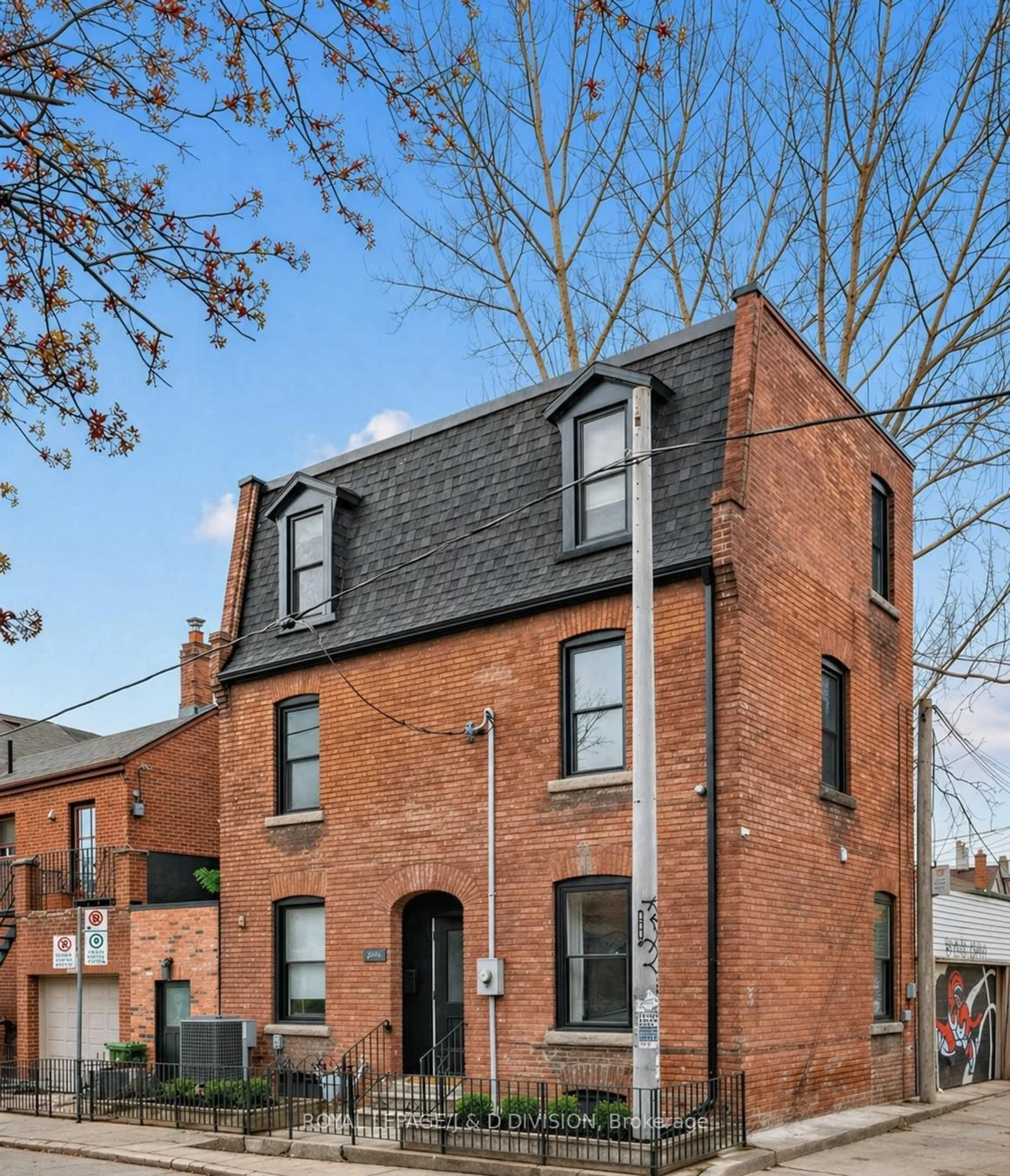 Home with brick exterior material, street for 194 Shaw St, Toronto Ontario M6J 2W8