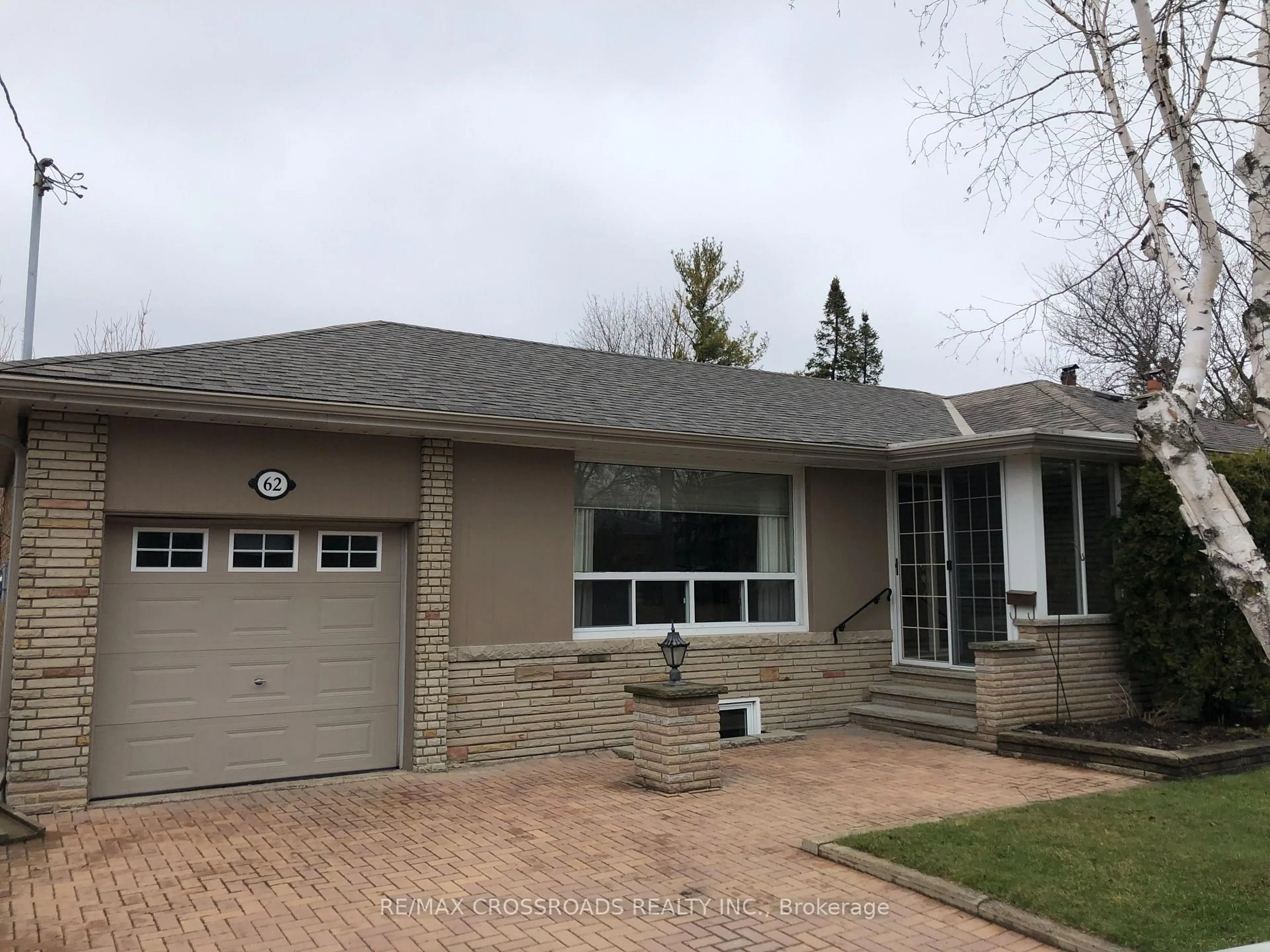 Home with vinyl exterior material, street for 62 Transwell Ave, Toronto Ontario M2R 2K2