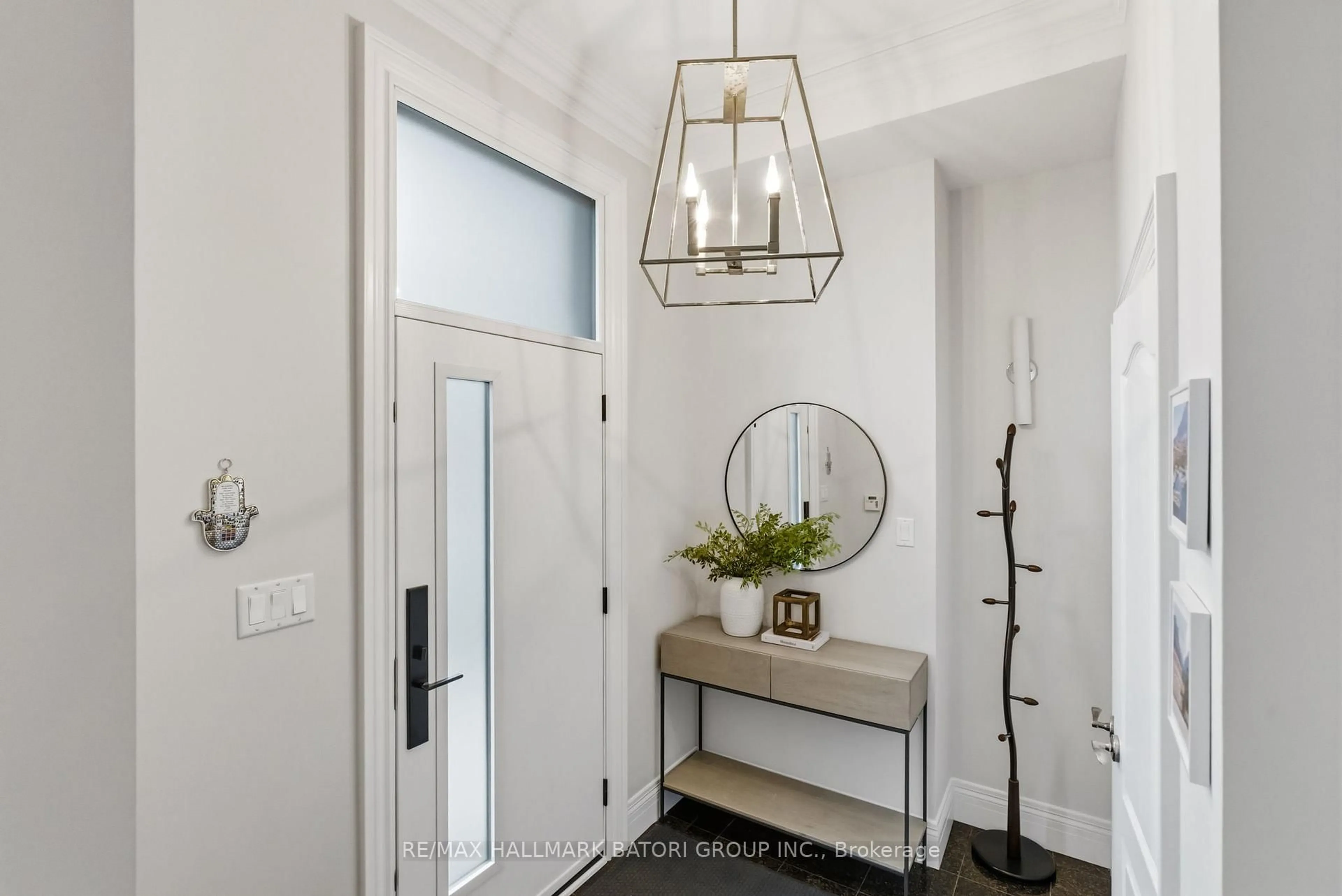 Indoor entryway for 137 Latimer Ave, Toronto Ontario M5N 2M3