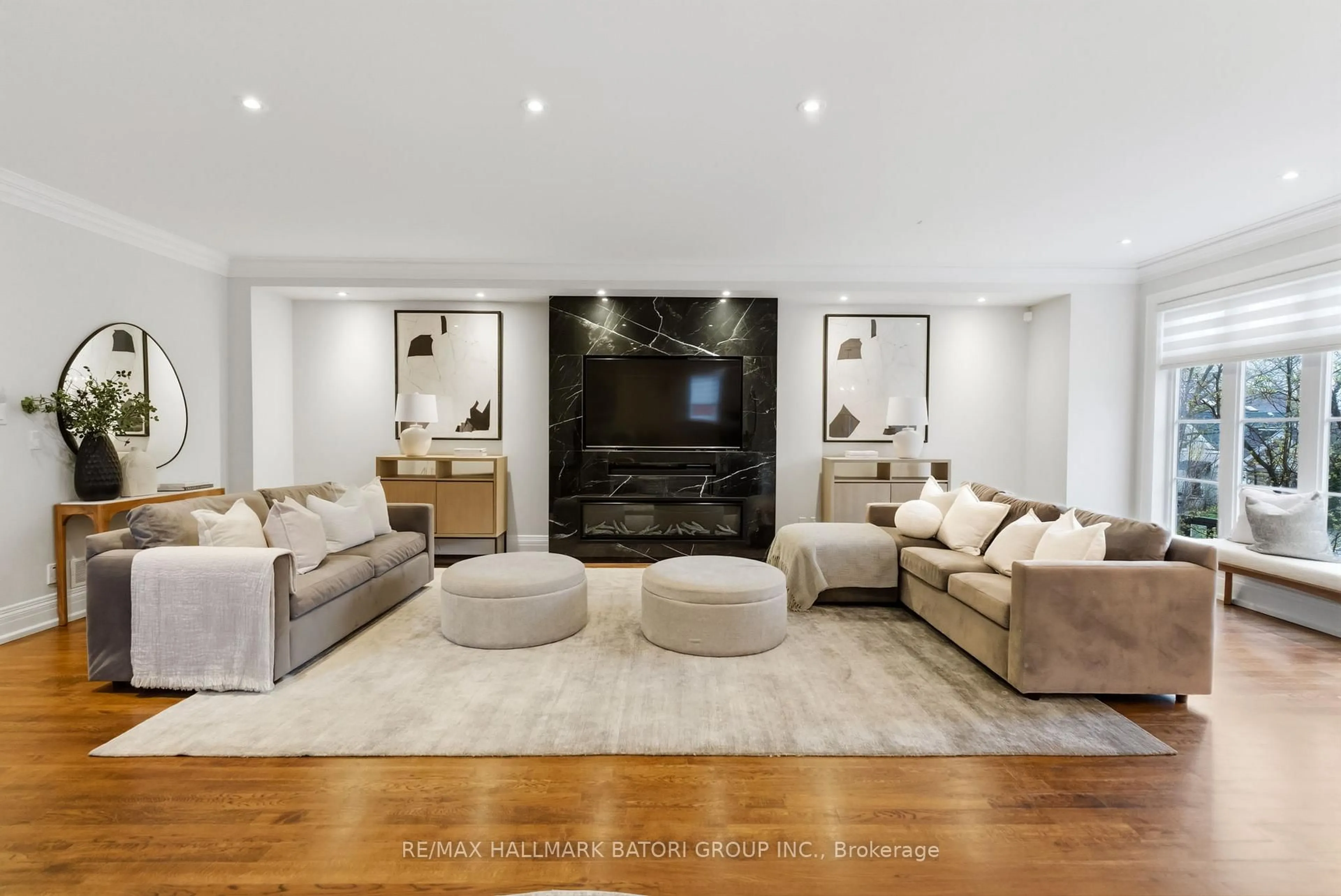 Living room with furniture, unknown for 137 Latimer Ave, Toronto Ontario M5N 2M3