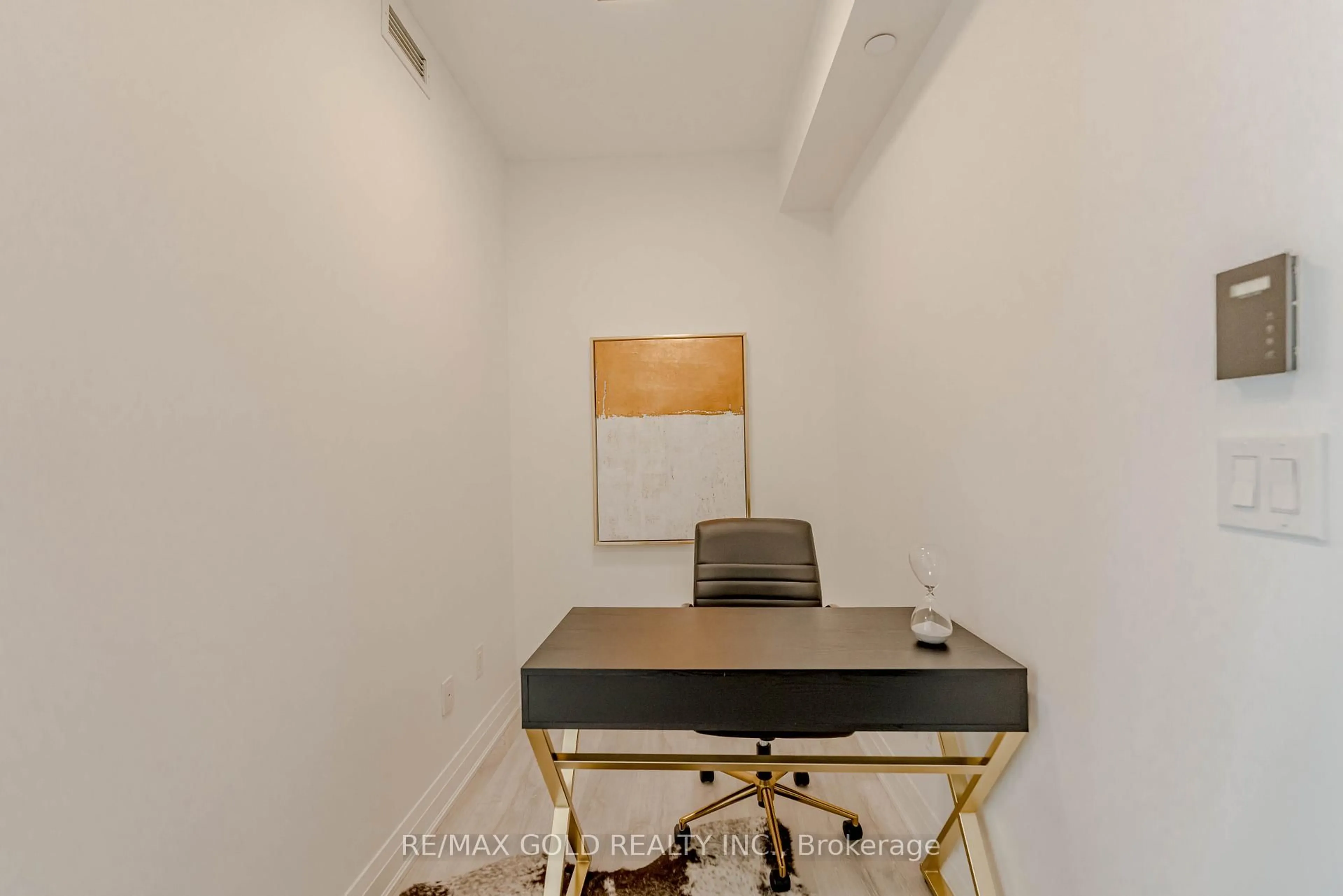 A pic of a room for 9 Bogert Ave #3803, Toronto Ontario M2N 0H3